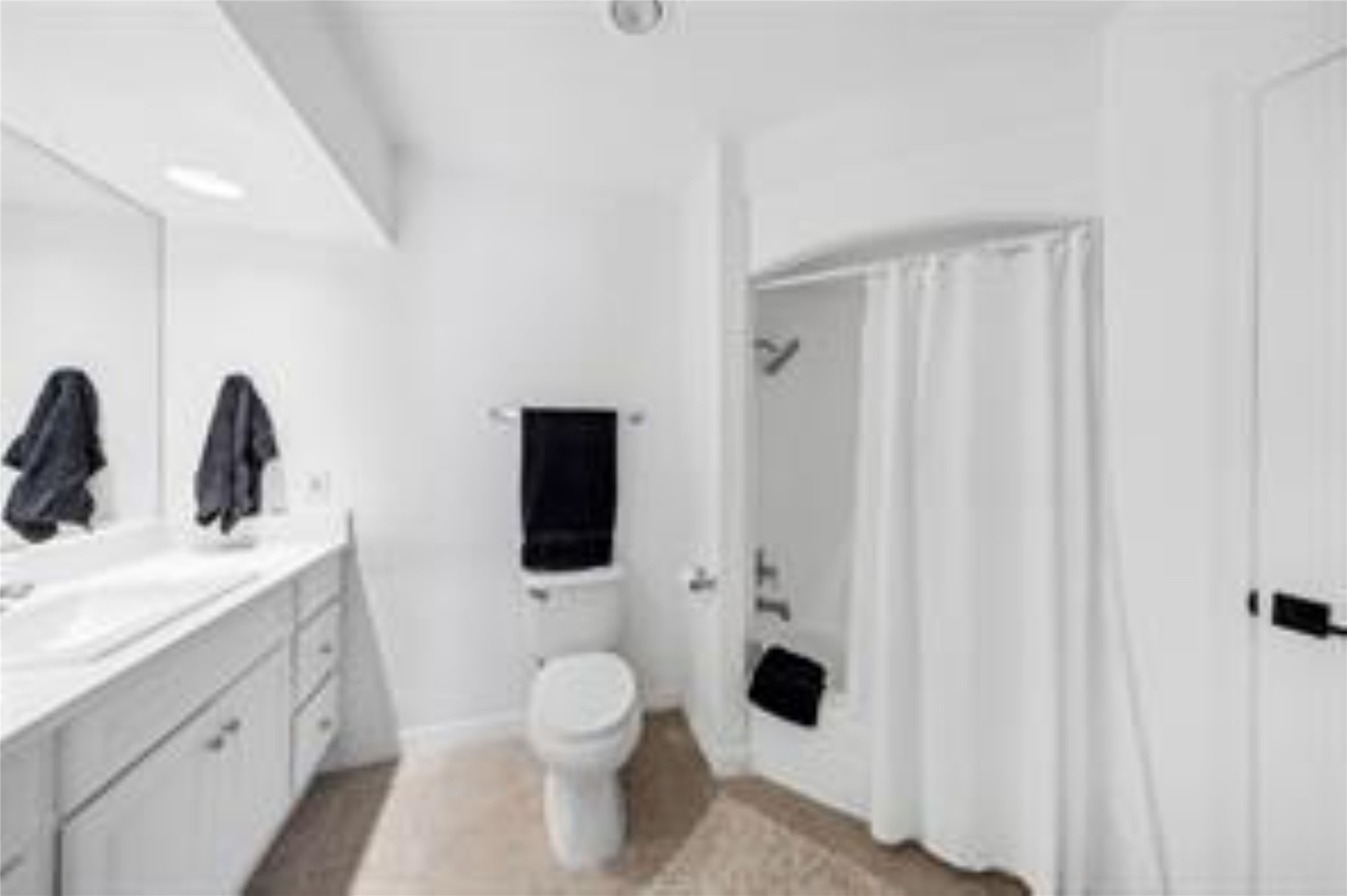 5001 Lamonte Lane 101 Property Photo 6