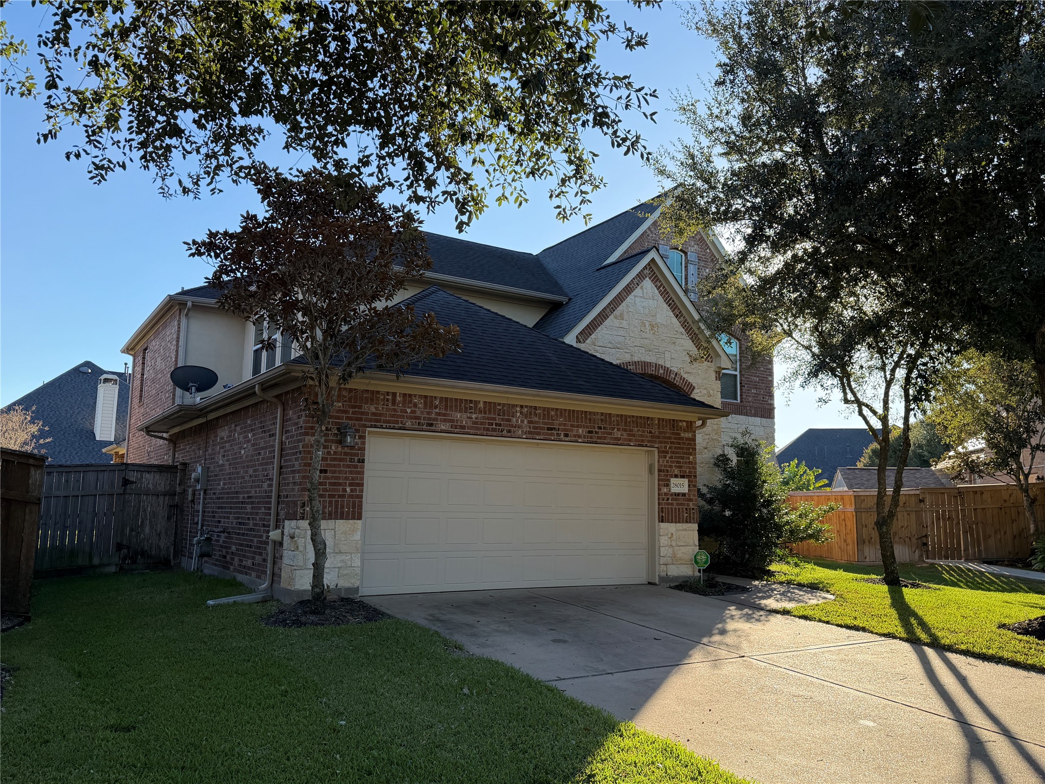 28015 Silverstream Court Property Photo 2