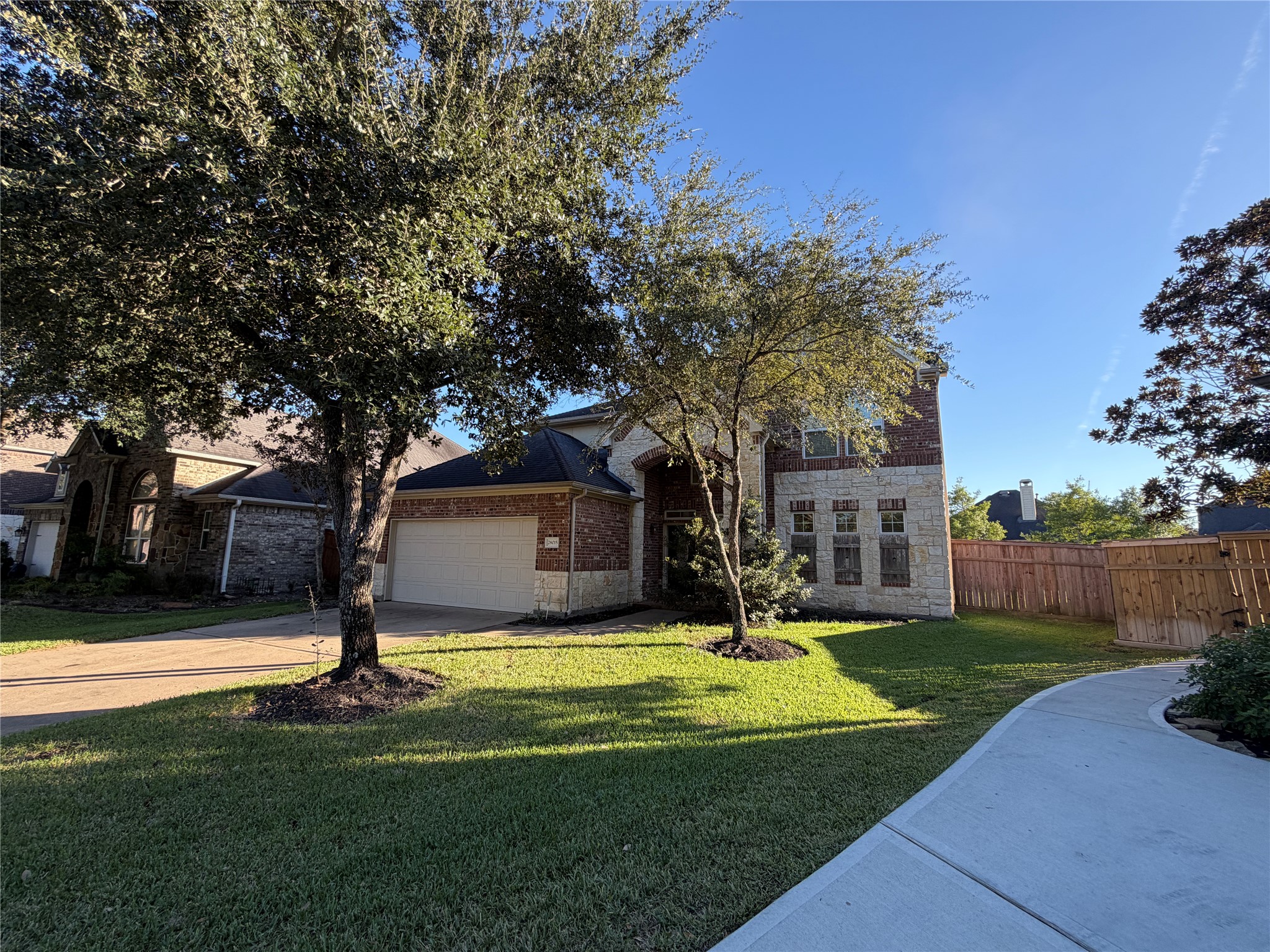 28015 Silverstream Court Property Photo 3