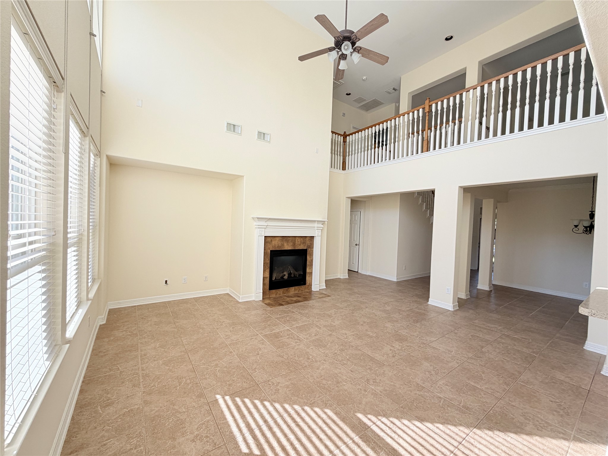 28015 Silverstream Court Property Photo 4