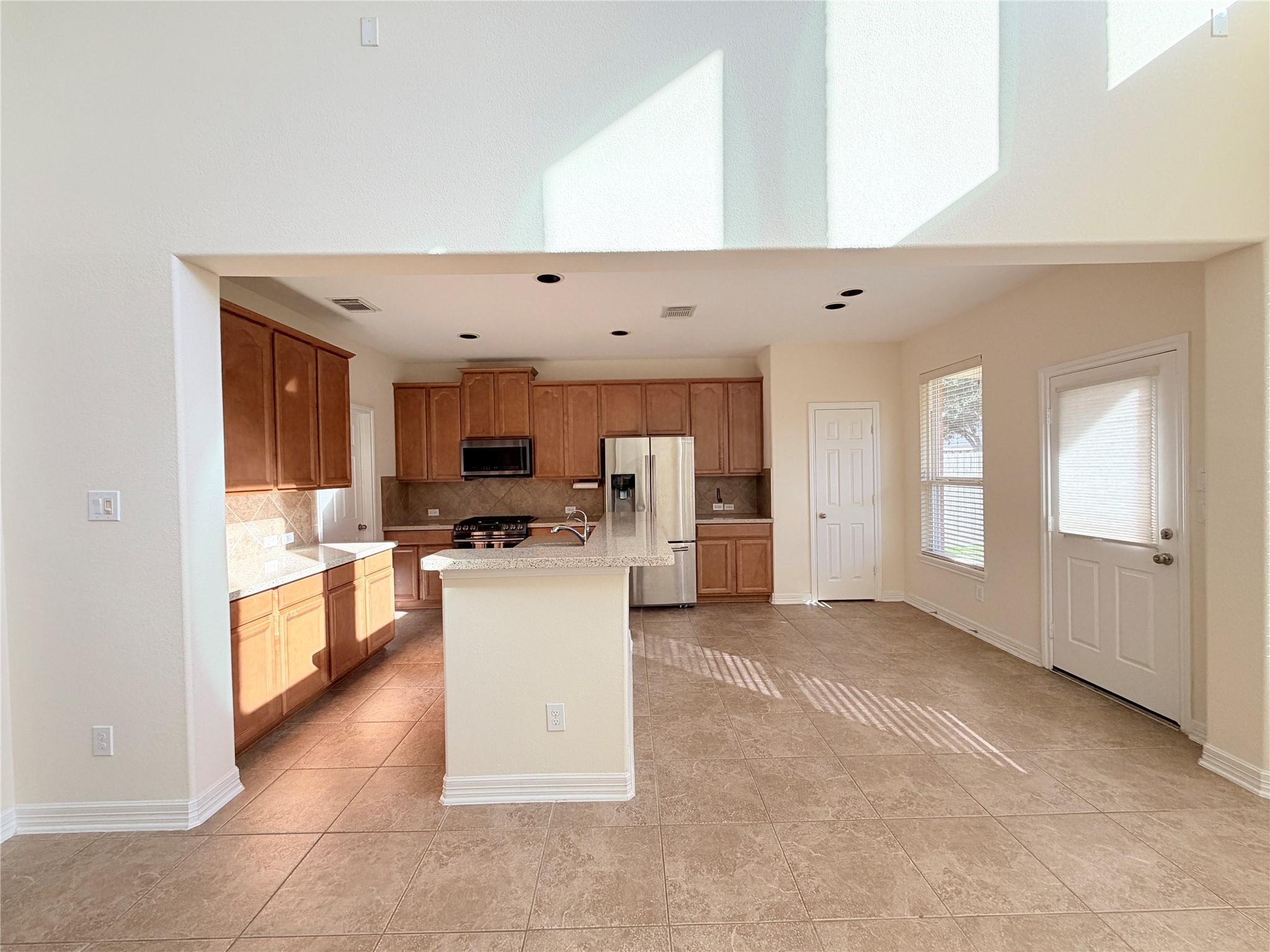 28015 Silverstream Court Property Photo 5