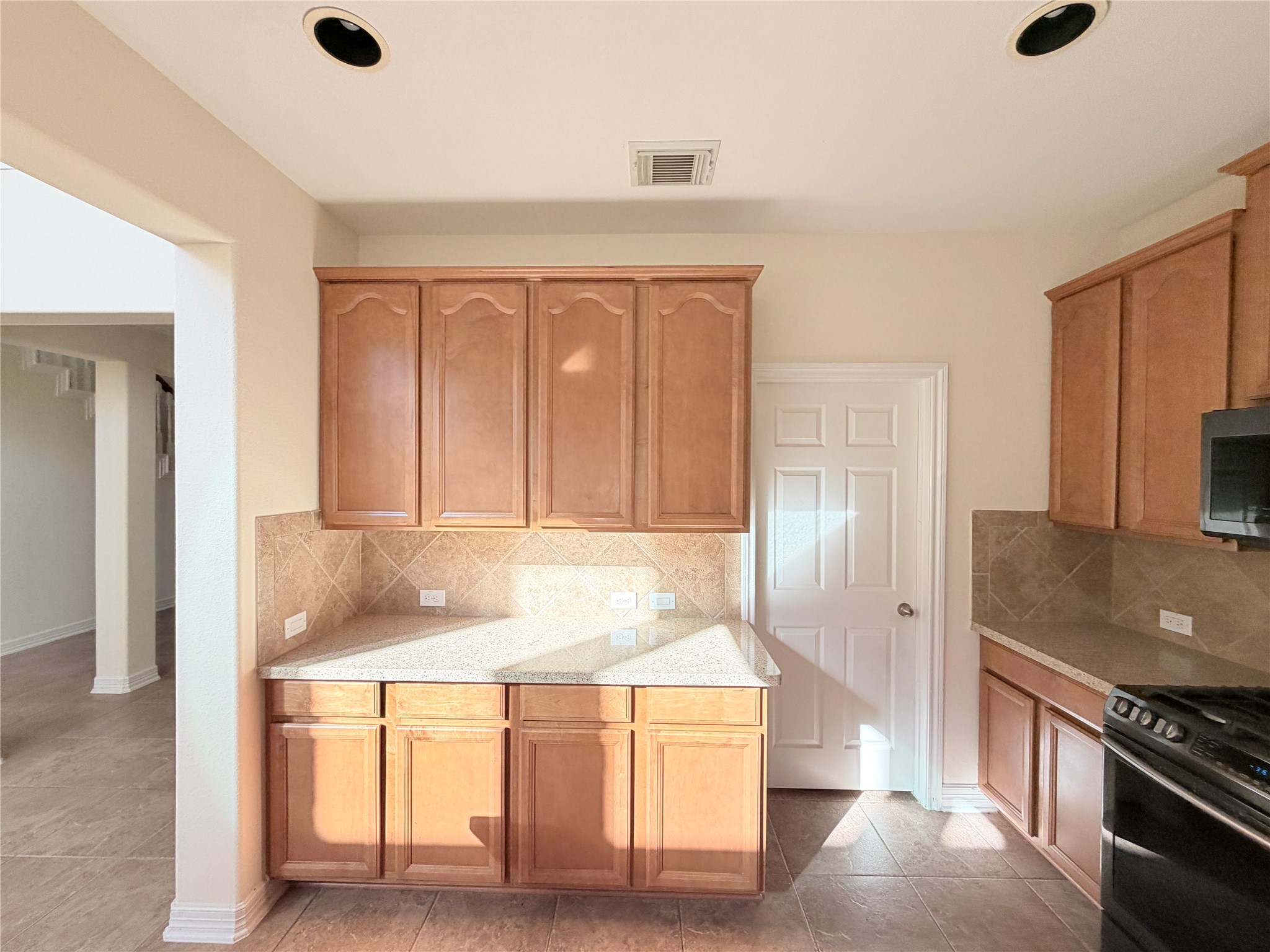 28015 Silverstream Court Property Photo 6