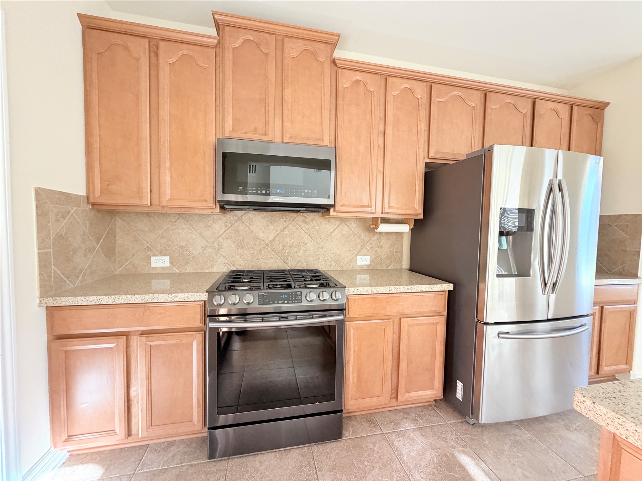 28015 Silverstream Court Property Photo 7