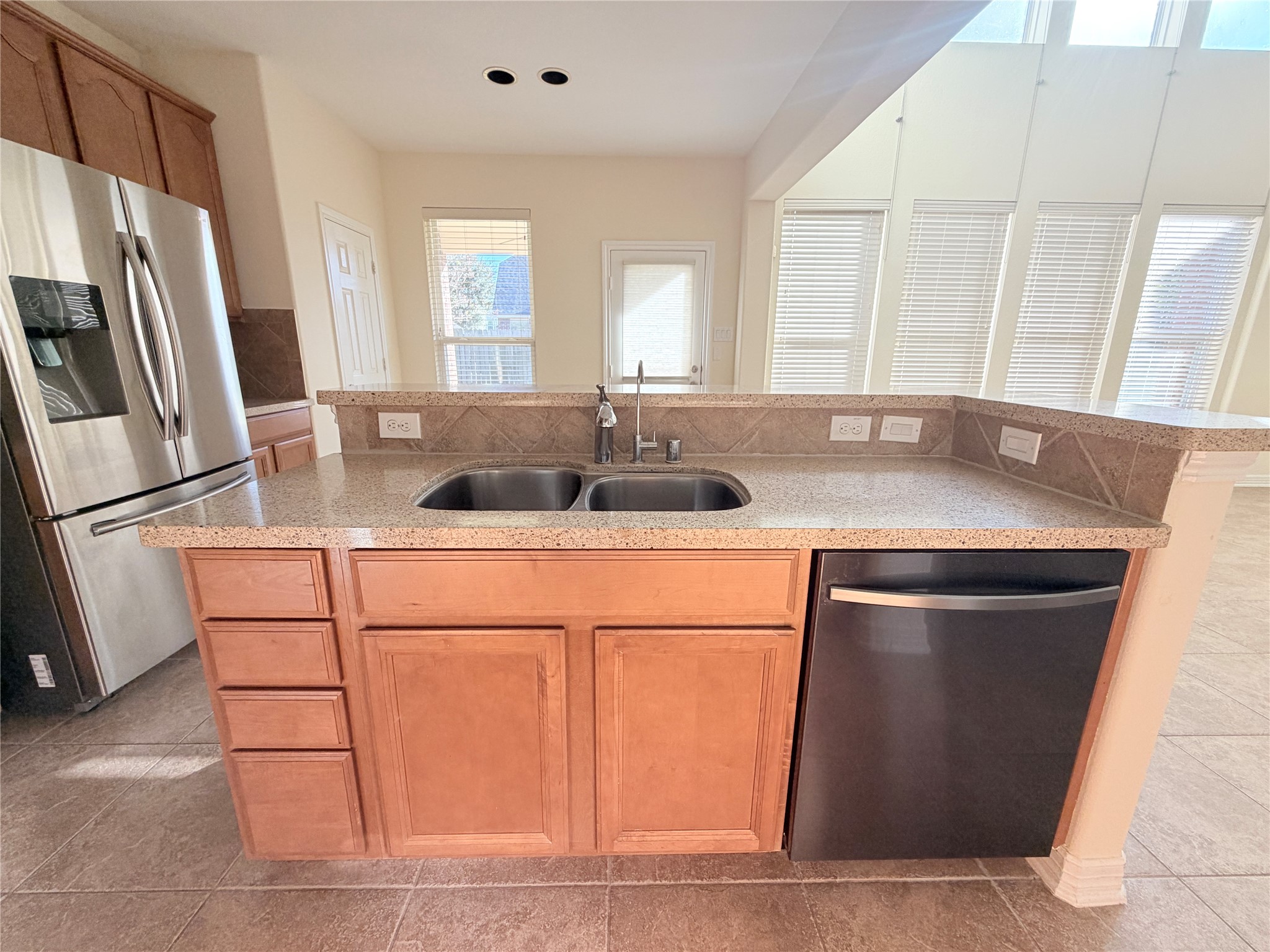 28015 Silverstream Court Property Photo 8