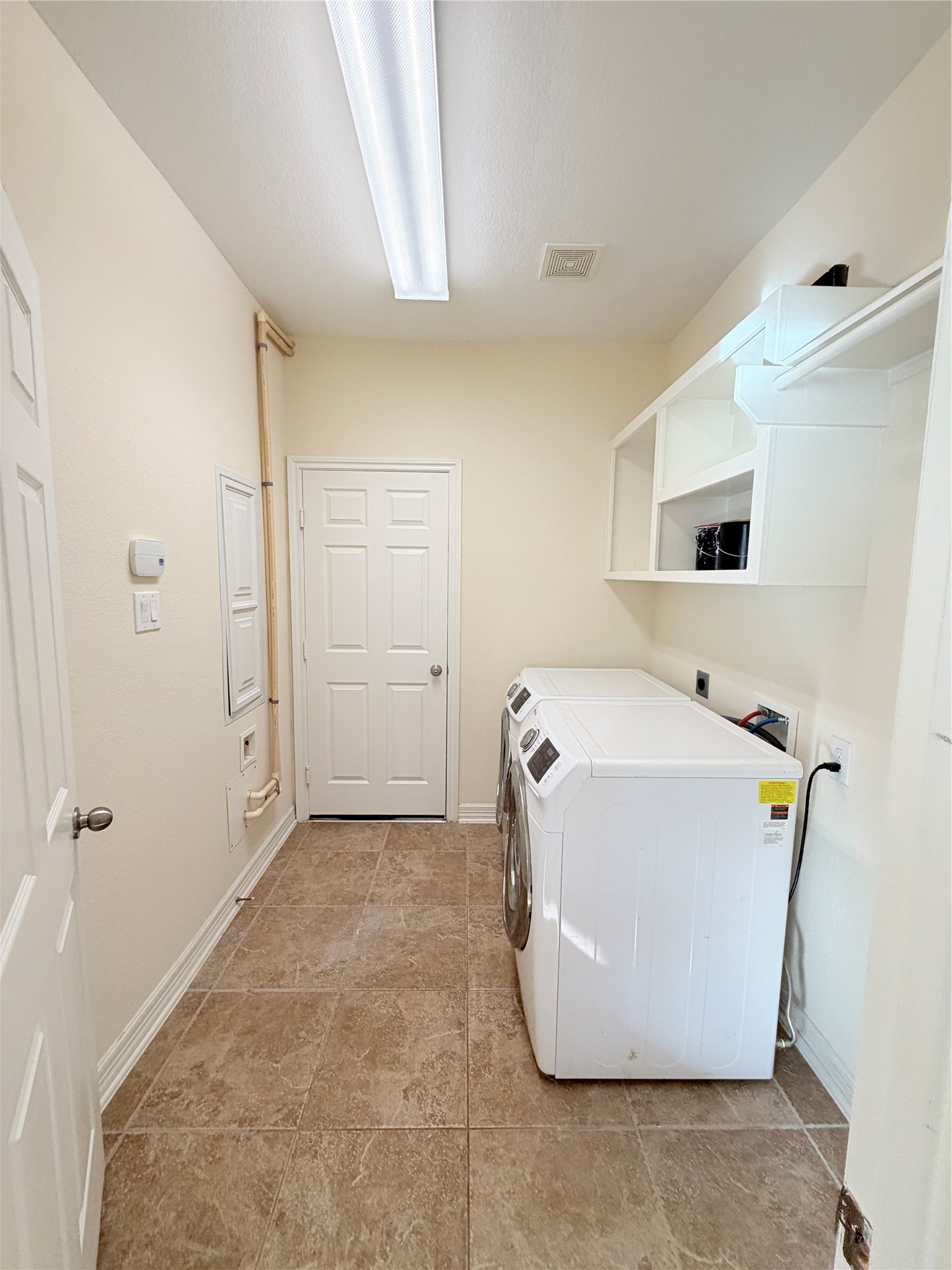 28015 Silverstream Court Property Photo 9
