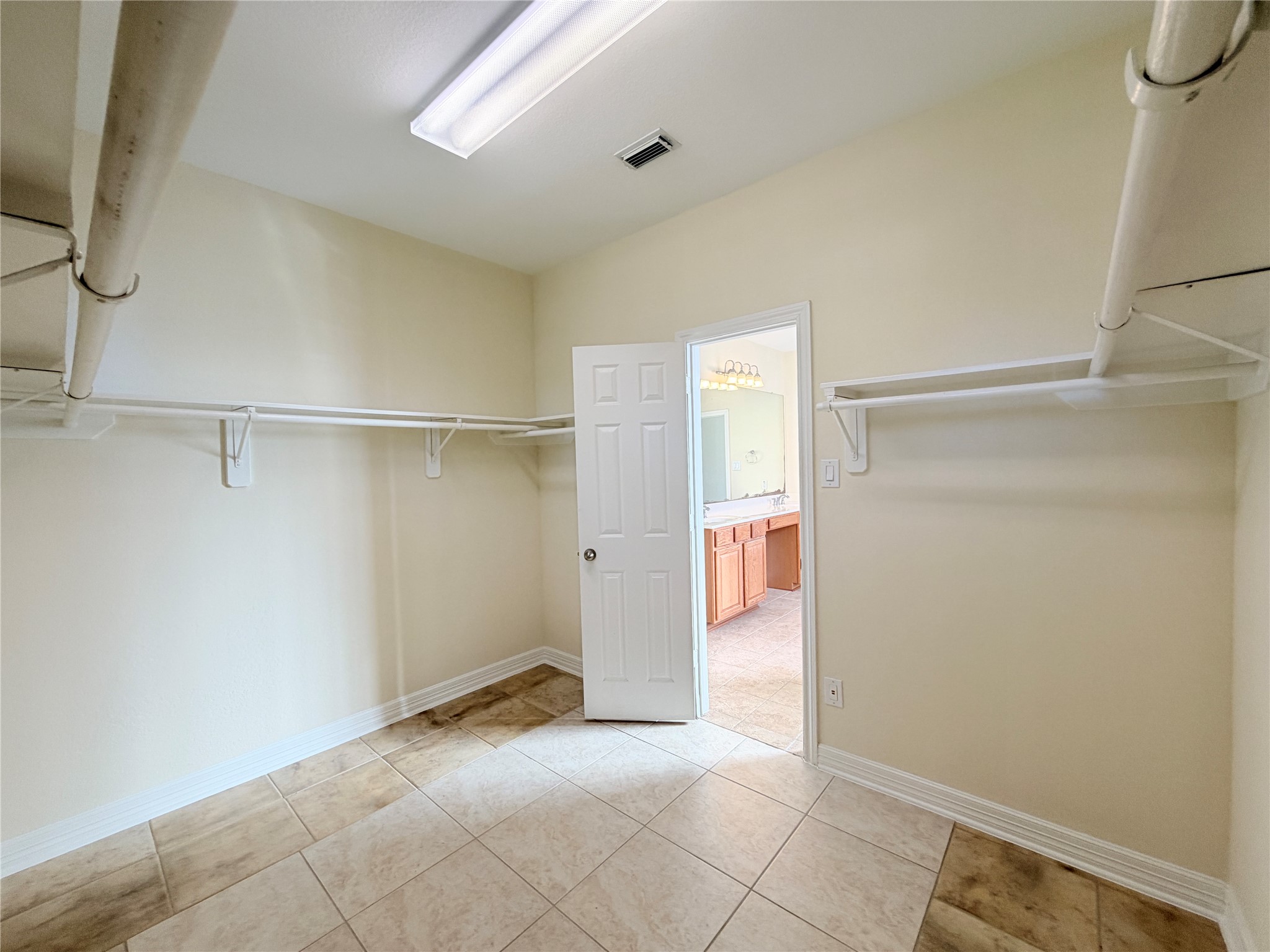 28015 Silverstream Court Property Photo 17
