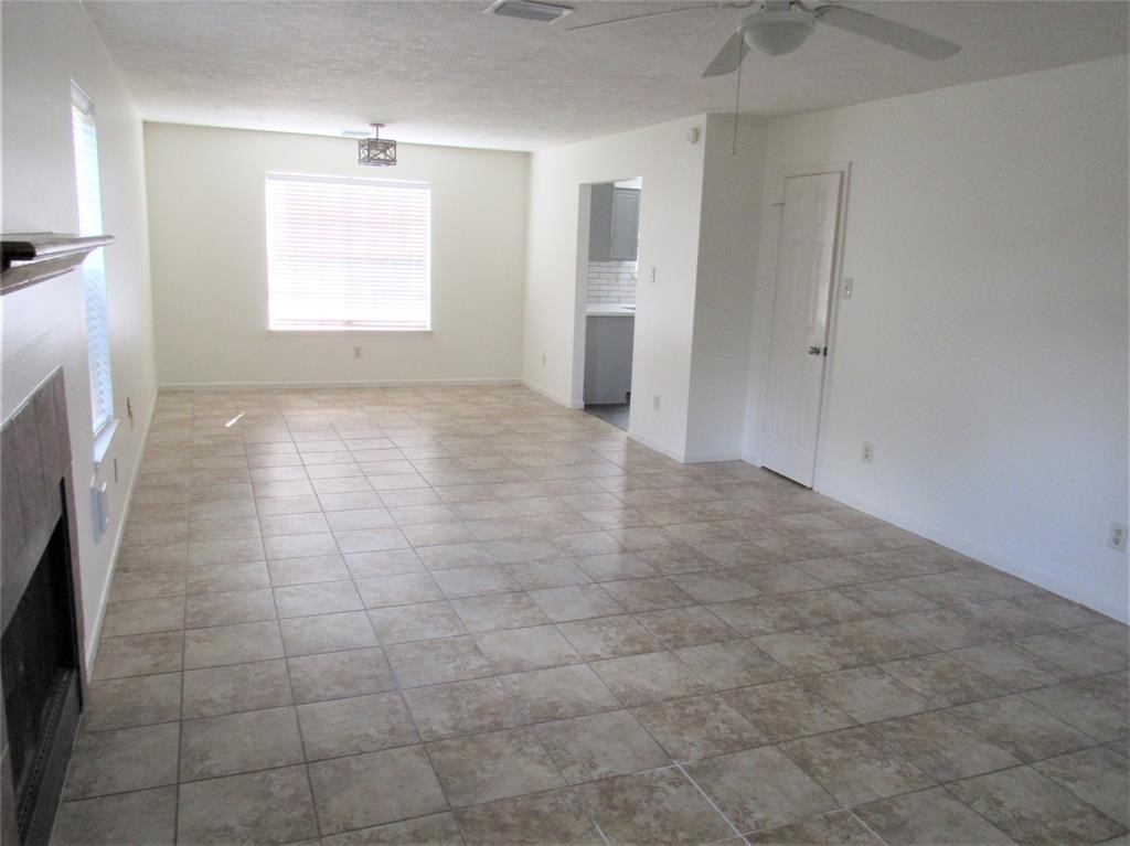 18822 Timber Way Drive Property Photo 3