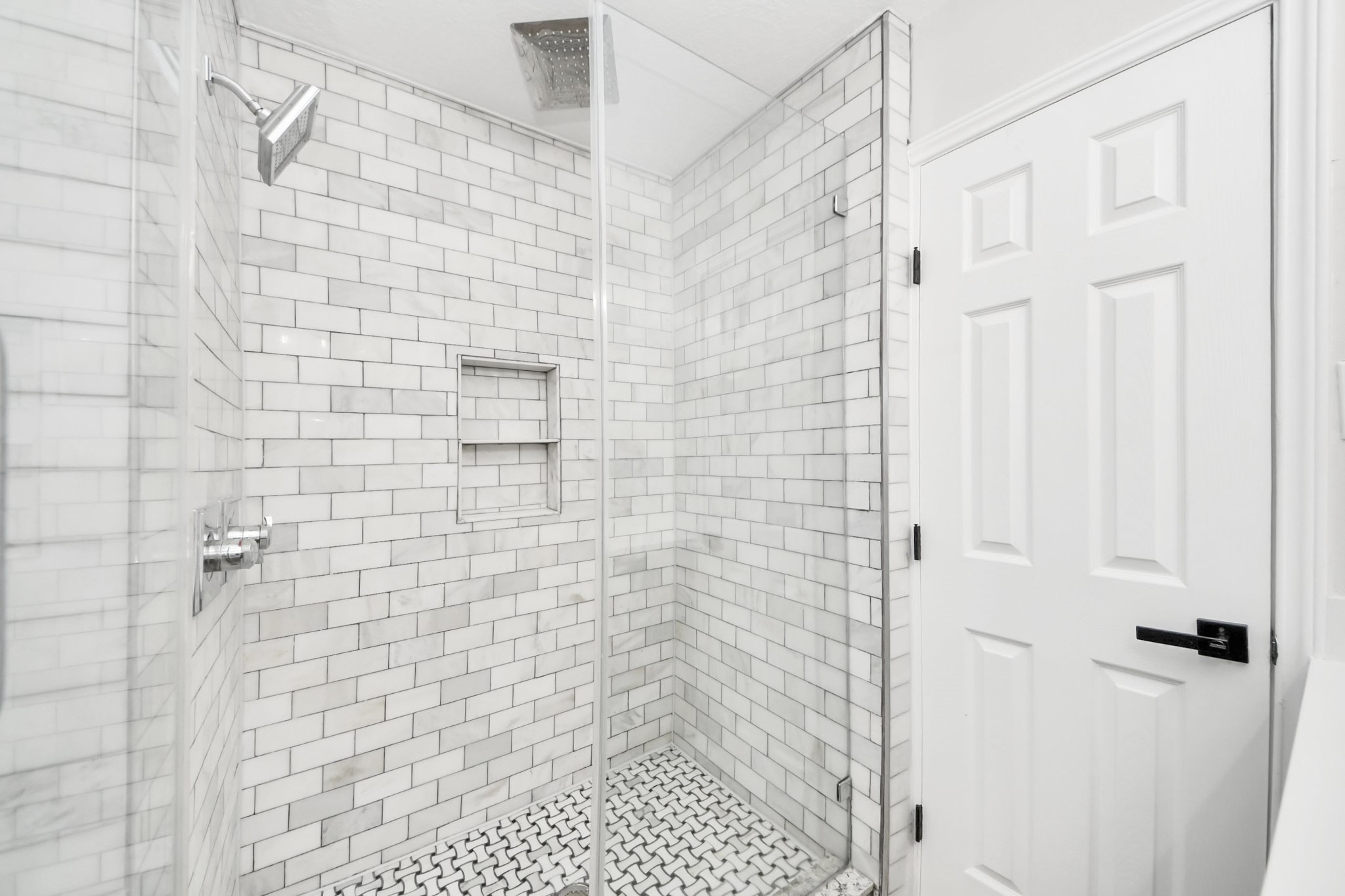 6015 Mcknight Street Property Photo 4