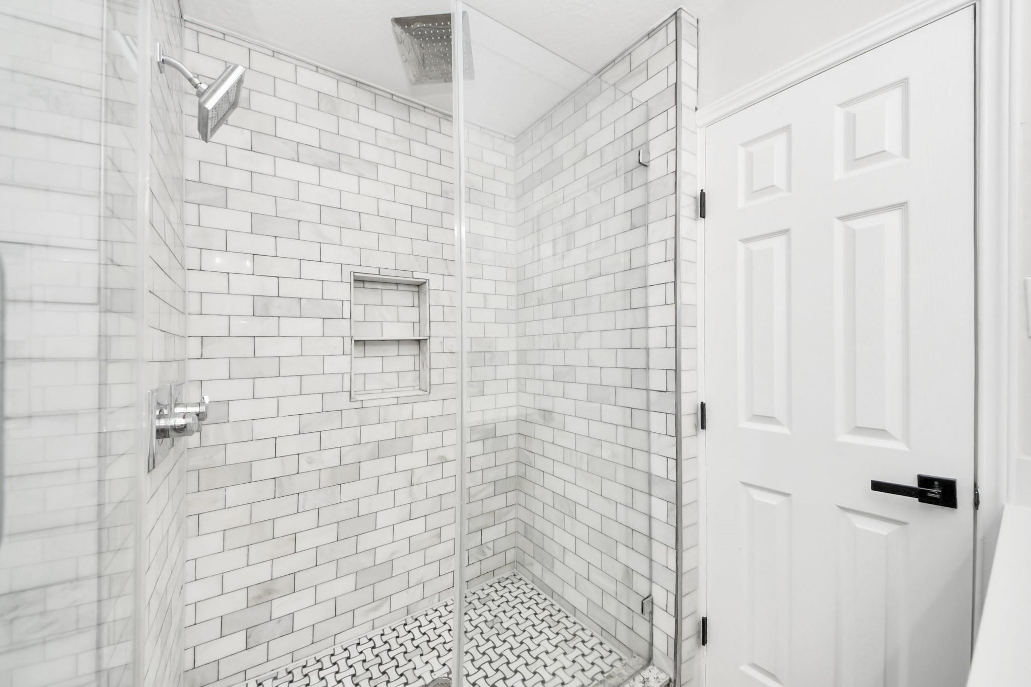 6015 Mcknight Street, Houston Tx 77035 Property Photo 4