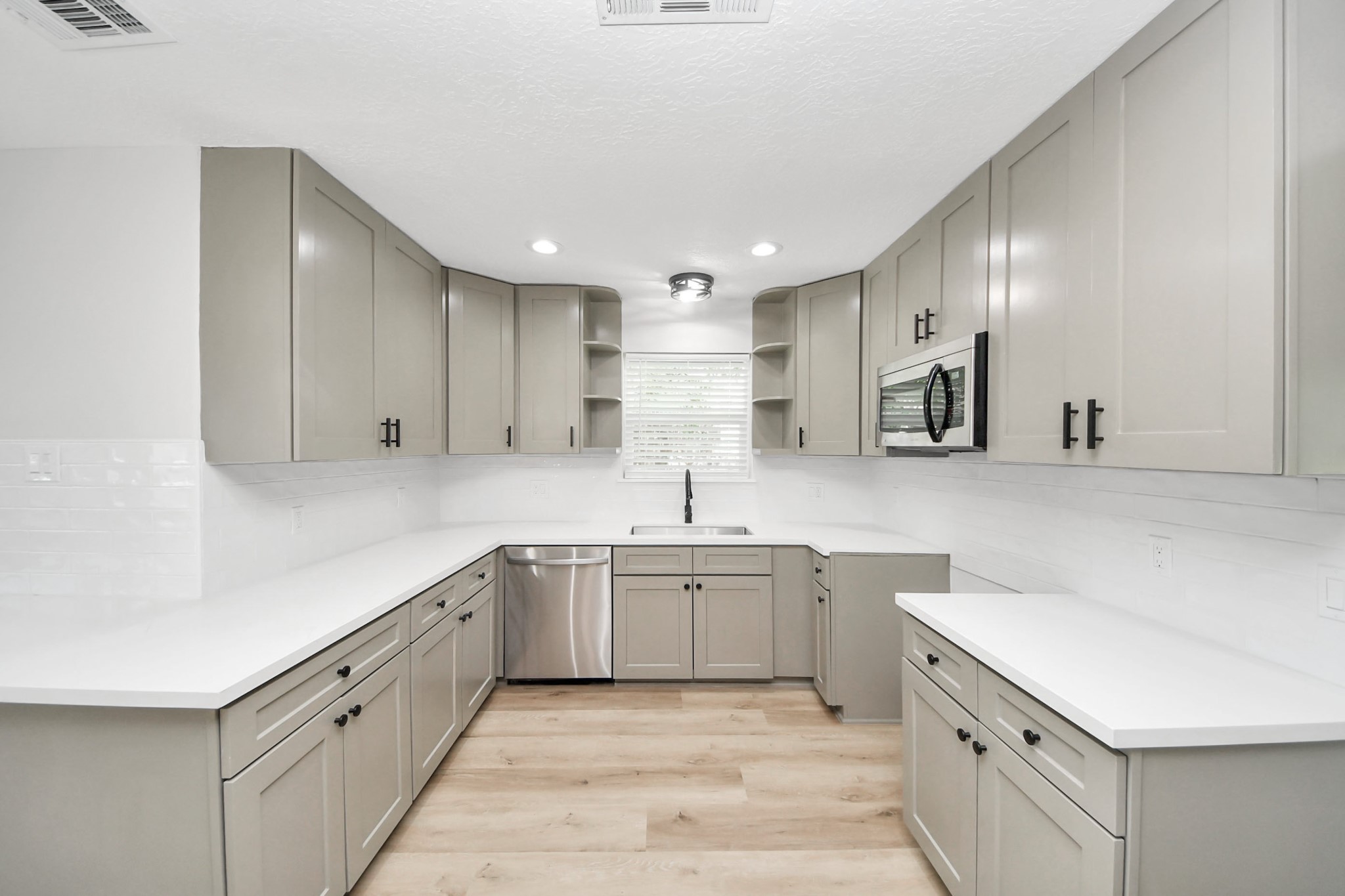 6015 Mcknight Street Property Photo 10