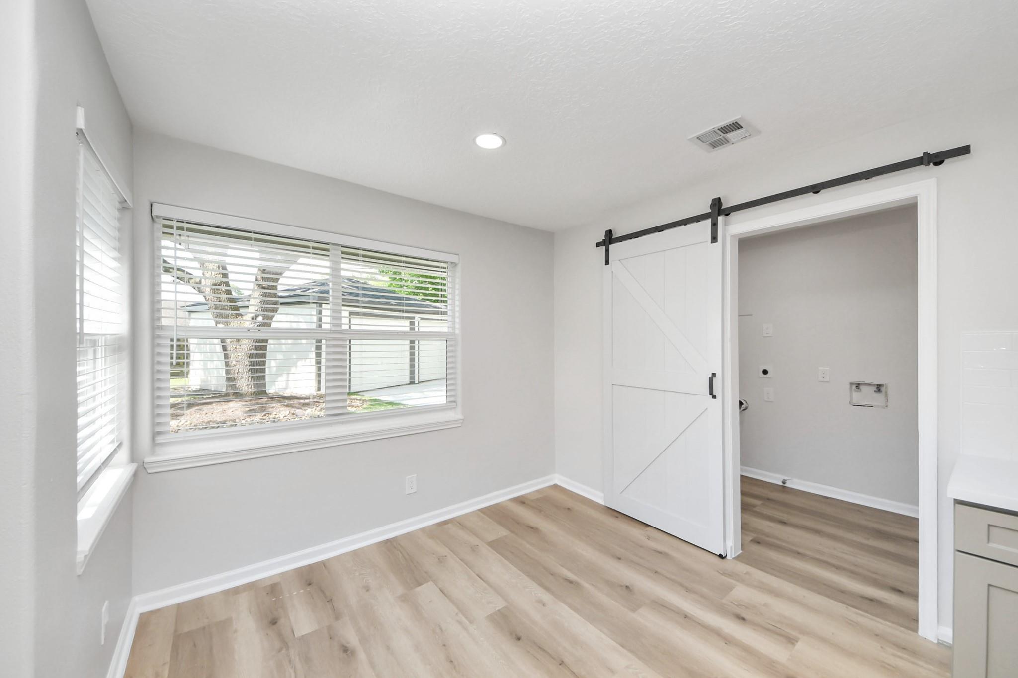 6015 Mcknight Street, Houston Tx 77035 Property Photo 12