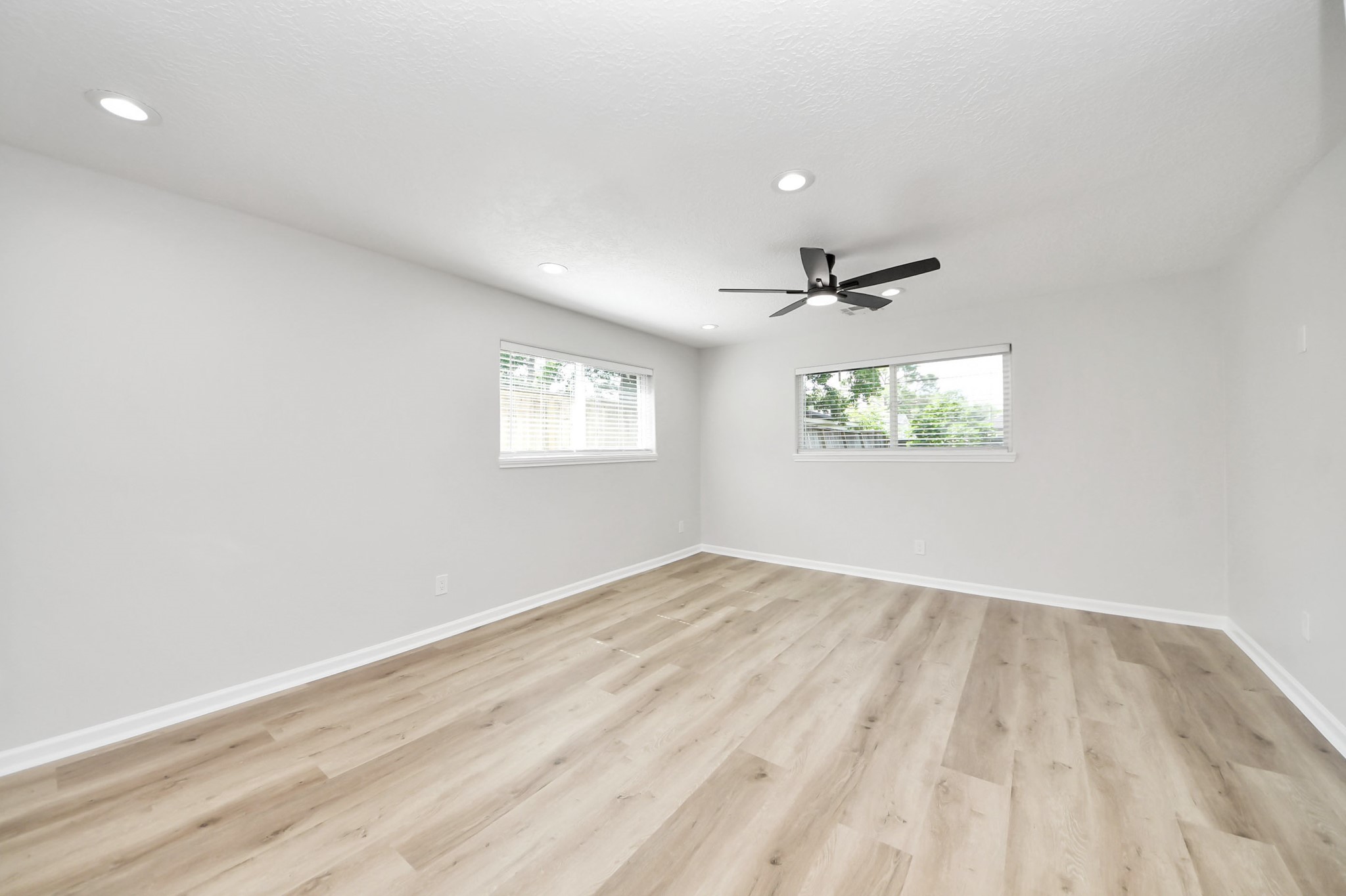 6015 Mcknight Street Property Photo 13