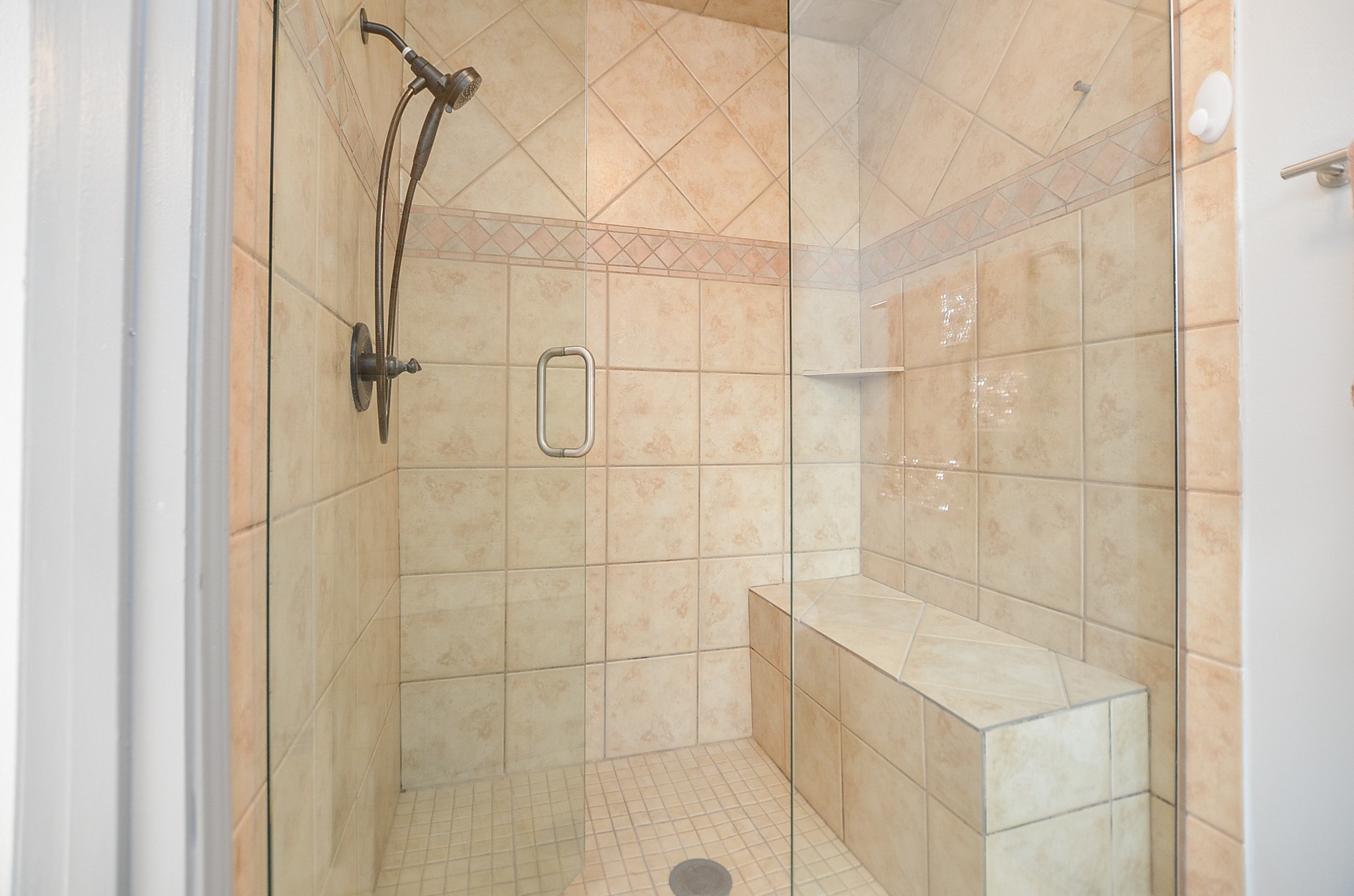 1702 Cherry Bend Drive Property Photo 18