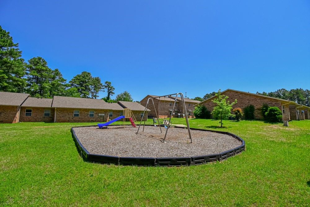 400 Pine Burr Ln Property Photo 1
