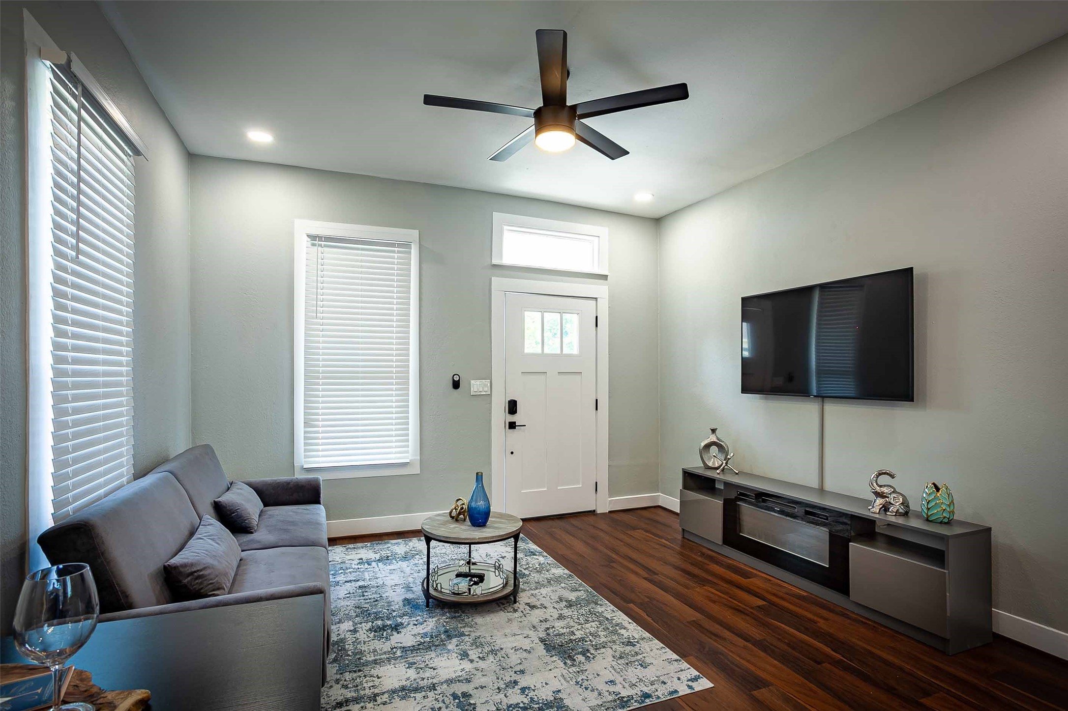 1613 Hickory Street Property Photo 8