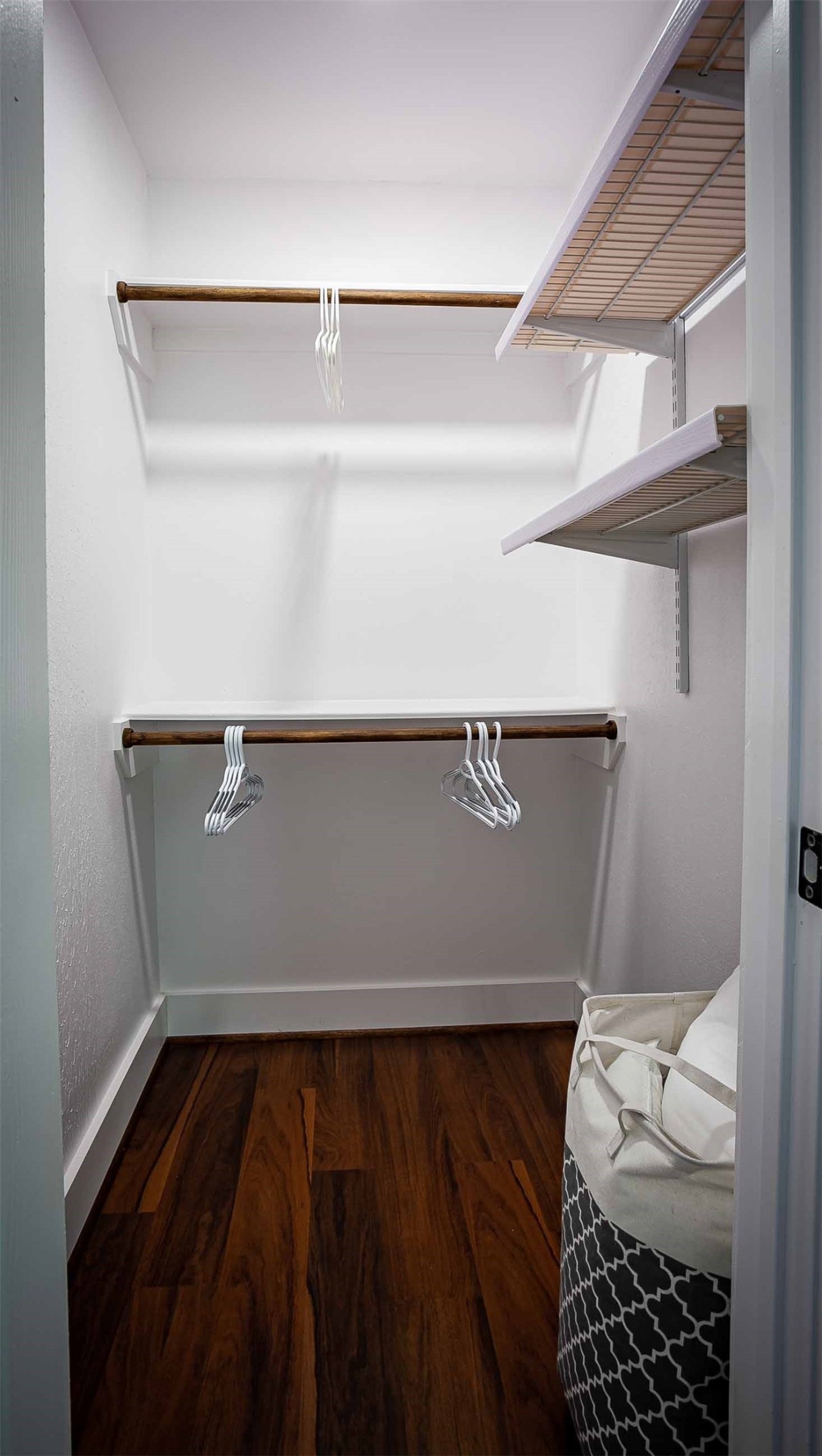 1613 Hickory Street Property Photo 27