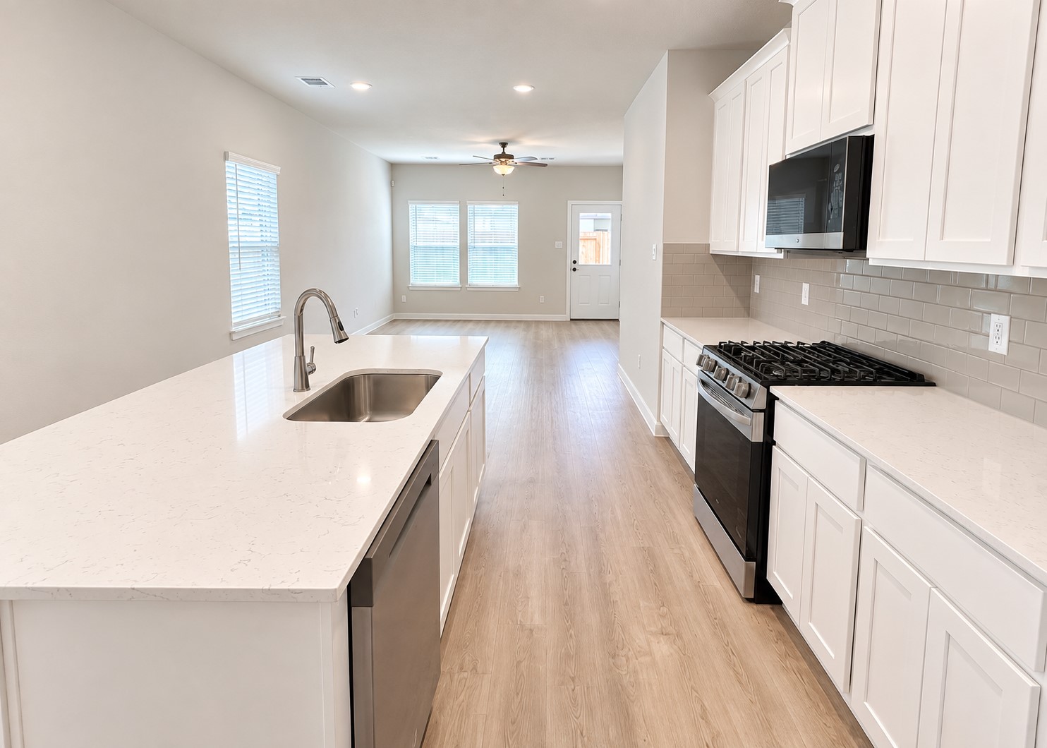 4026 Bay Court Property Photo 4