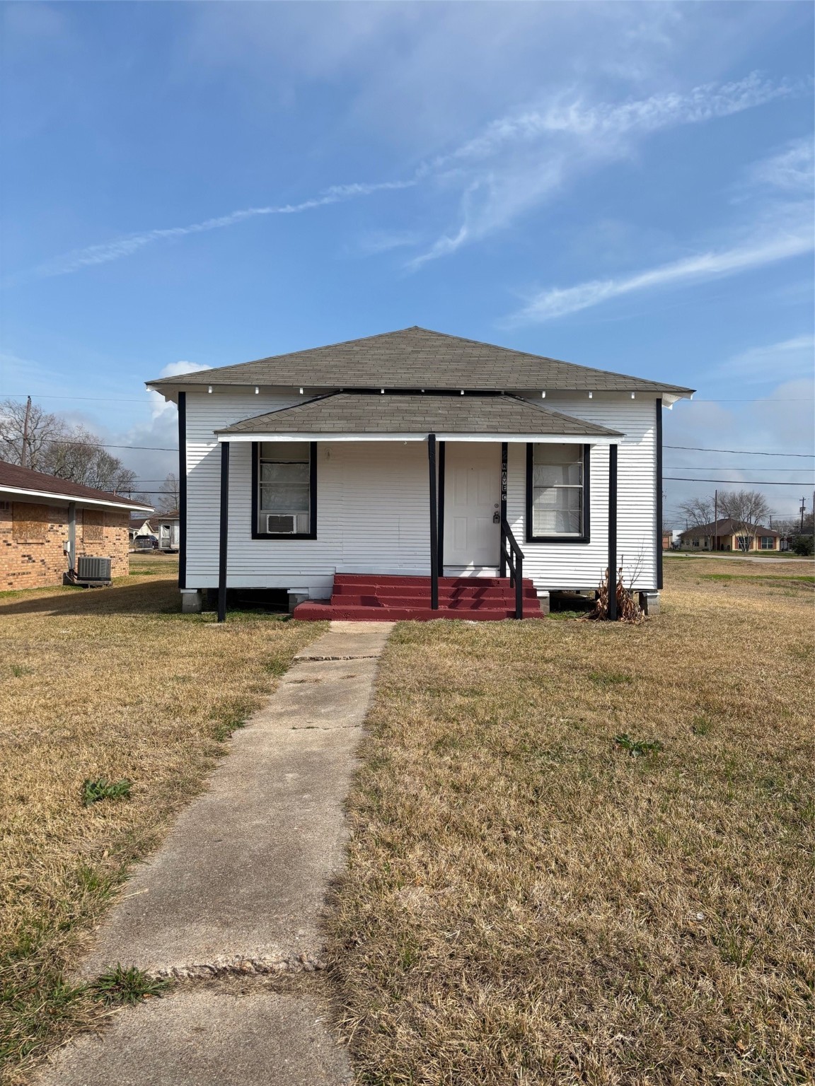2 N Avenue C Property Photo