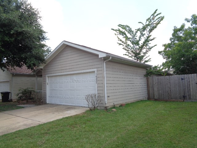 10223 Checkerberry Park Lane Property Photo 3