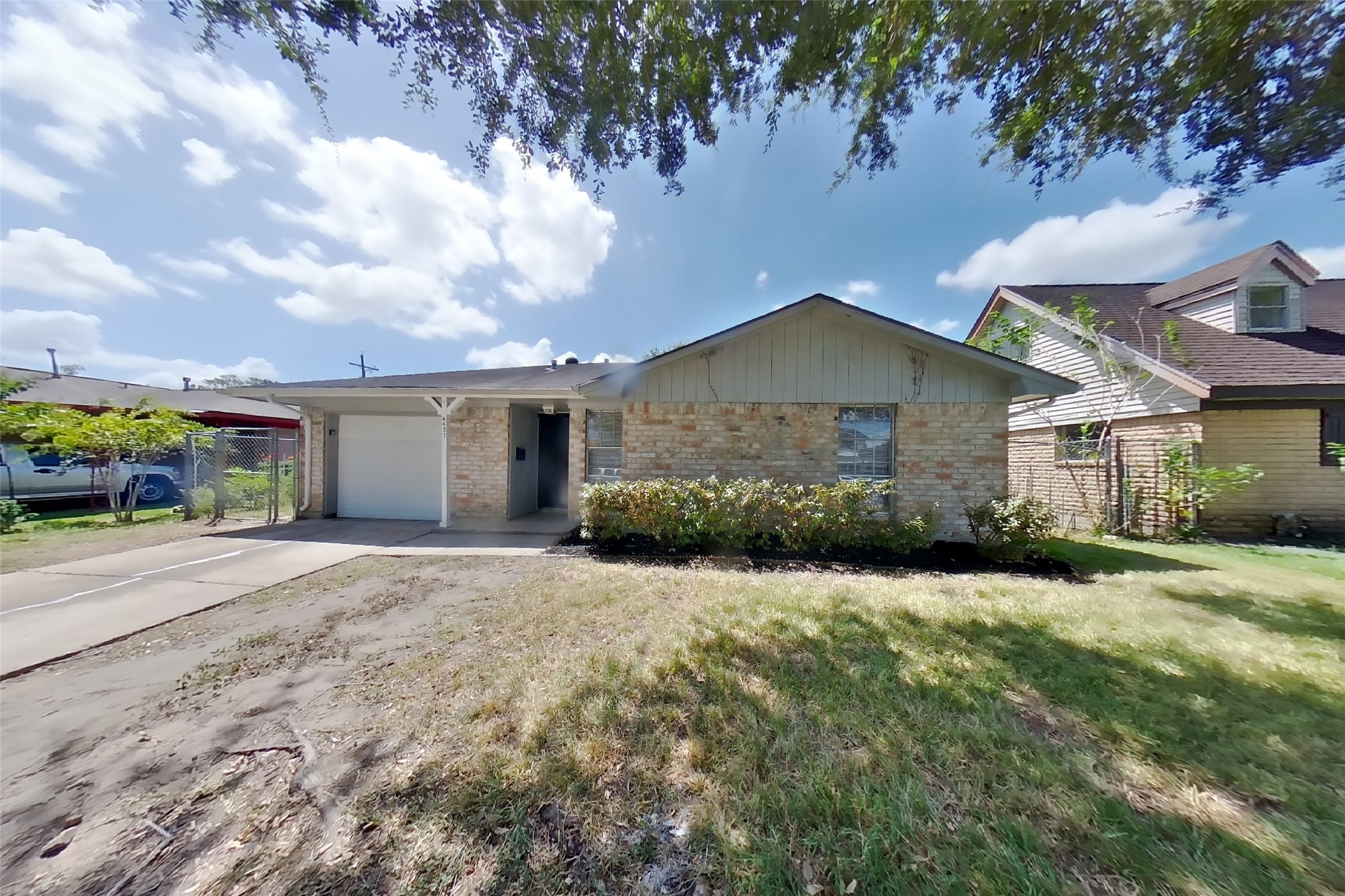 4427 Oakside Drive Property Photo 1
