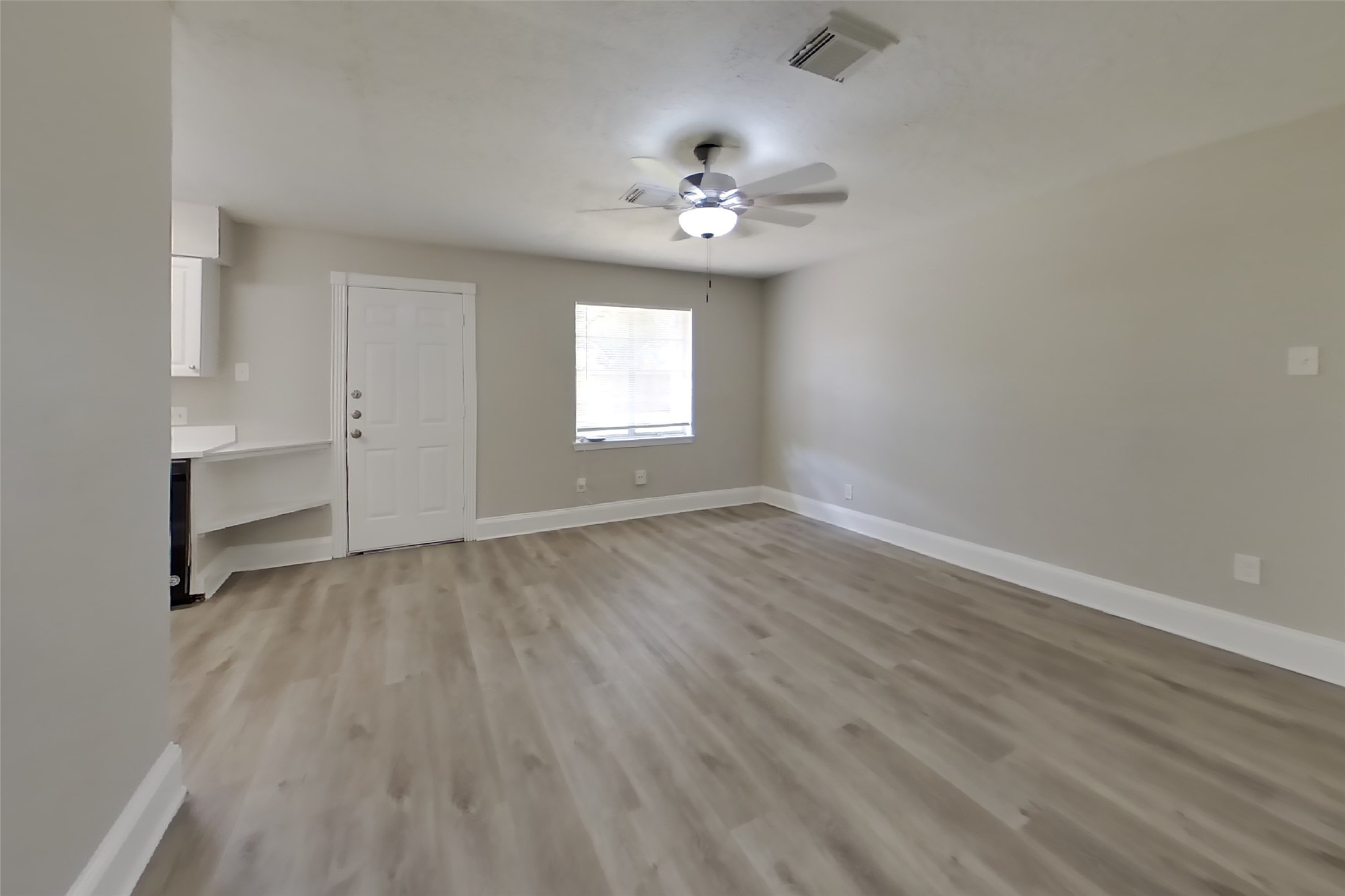 4427 Oakside Drive Property Photo 3