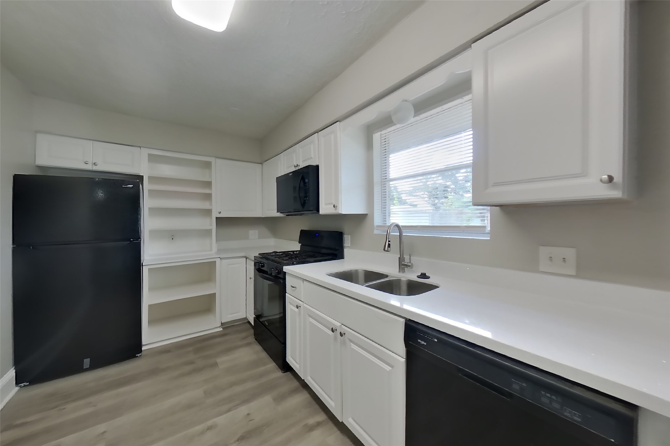4427 Oakside Drive Property Photo 5