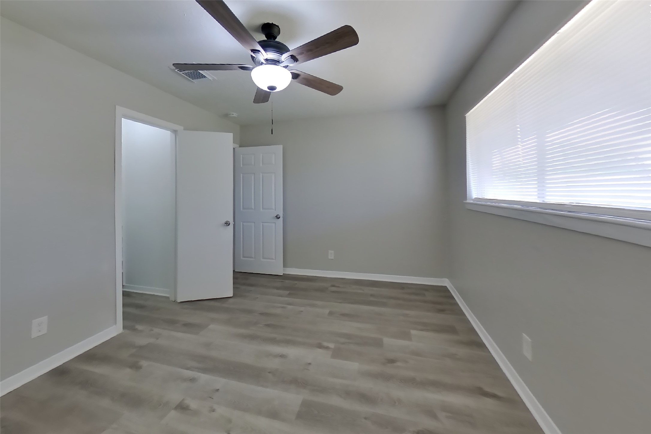 4427 Oakside Drive Property Photo 8