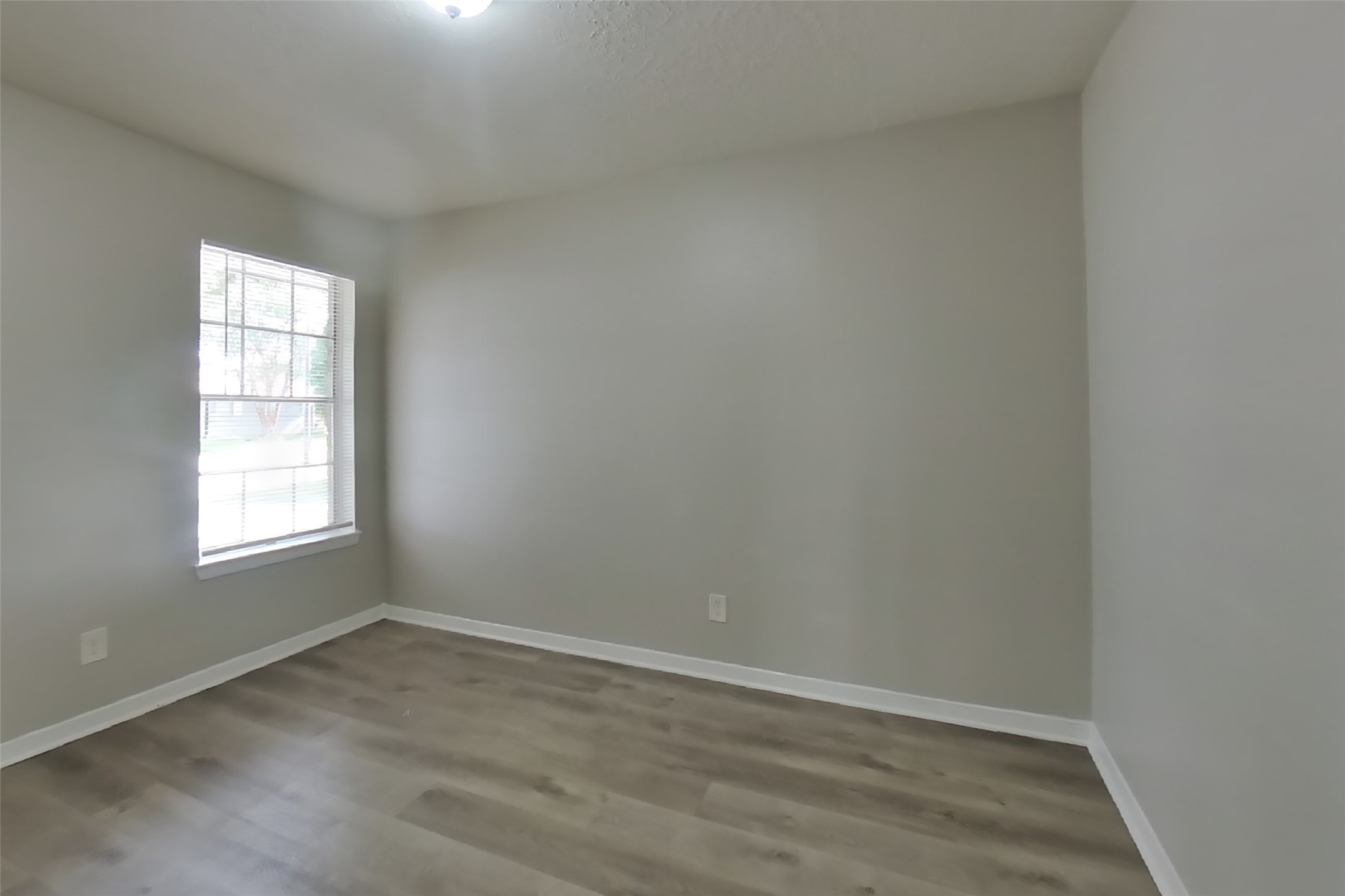 4427 Oakside Drive Property Photo 11