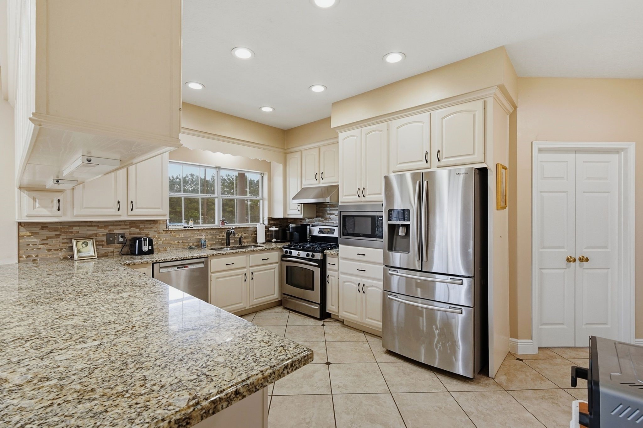 15953 1st Street Property Photo 4