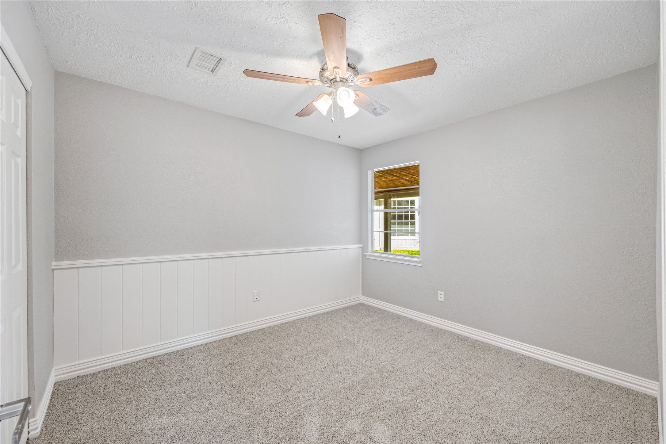 9806 Tanager Lane Property Photo 25