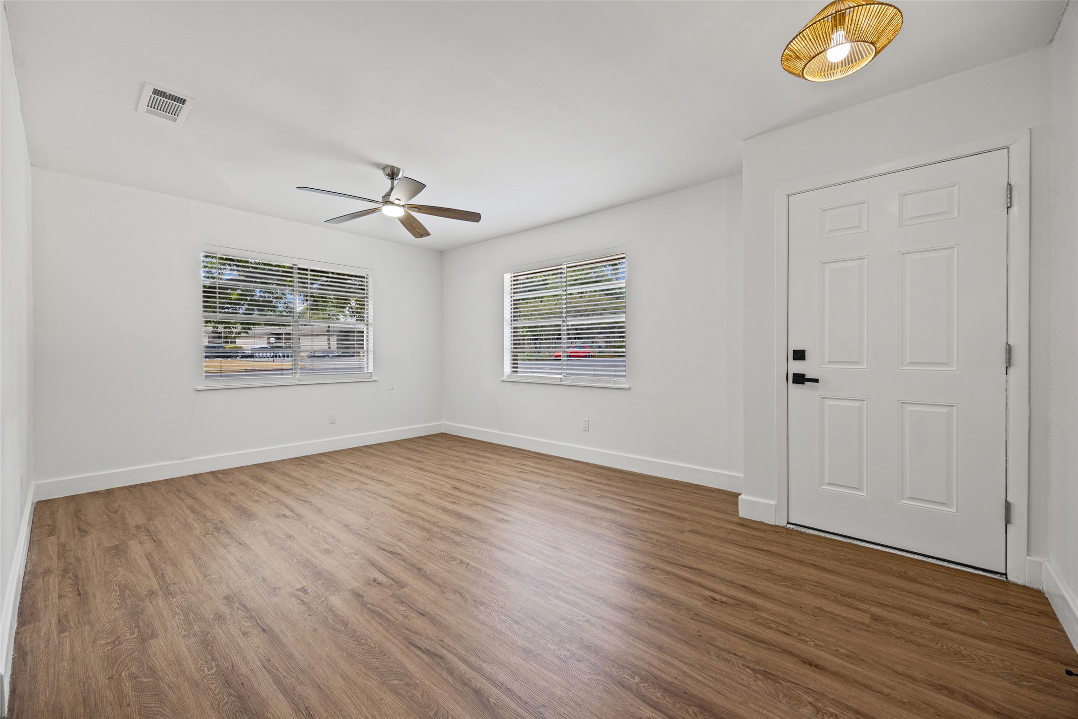 2804 Saint Edwards Circle Property Photo 4