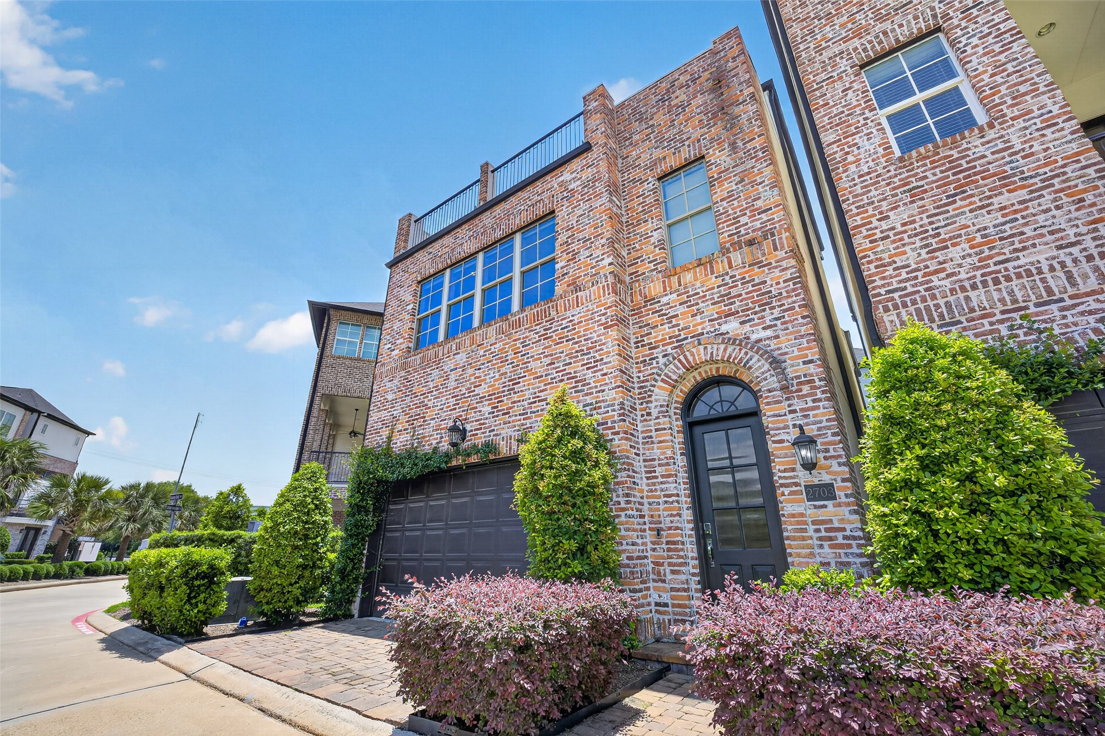 2703 Kinsley Oaks Drive Property Photo 4