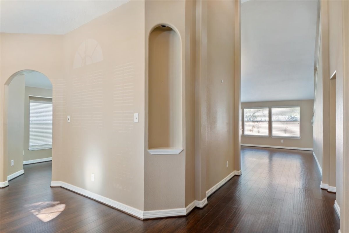20518 Indian Grove Ln Property Photo 2