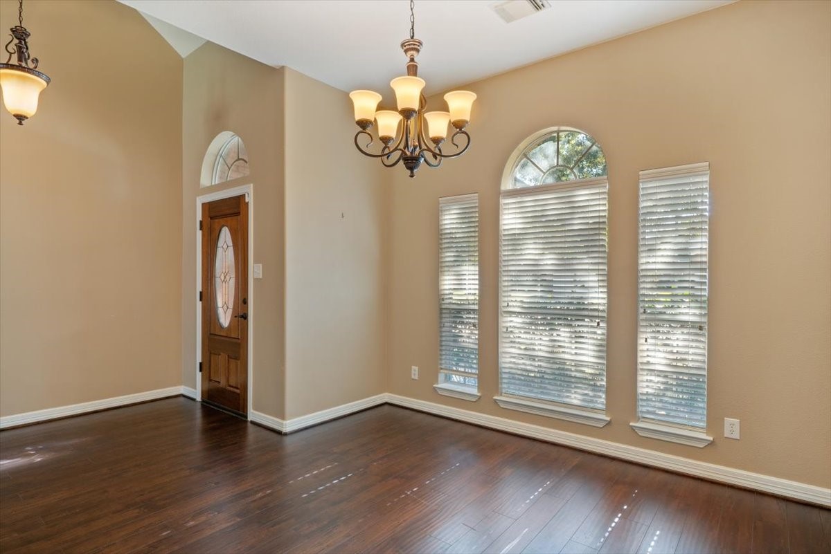 20518 Indian Grove Ln Property Photo 3