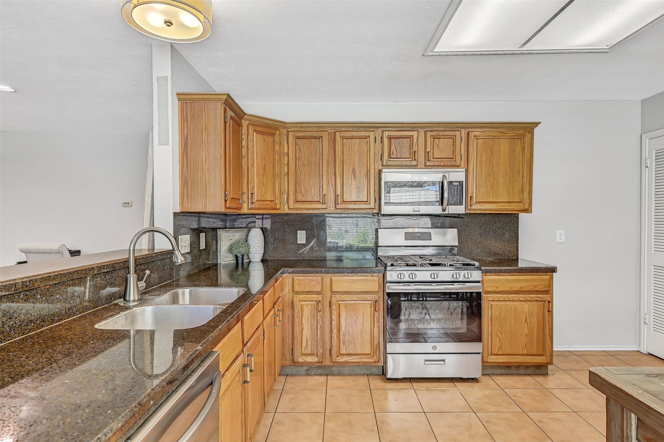 2205 S Mission Circle Property Photo 14