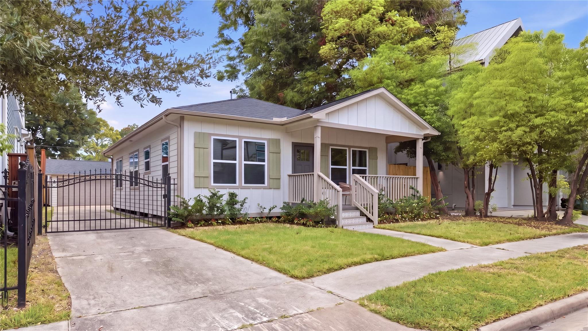 1202 Aurora Street, Houston Tx 77009 Property Photo 1