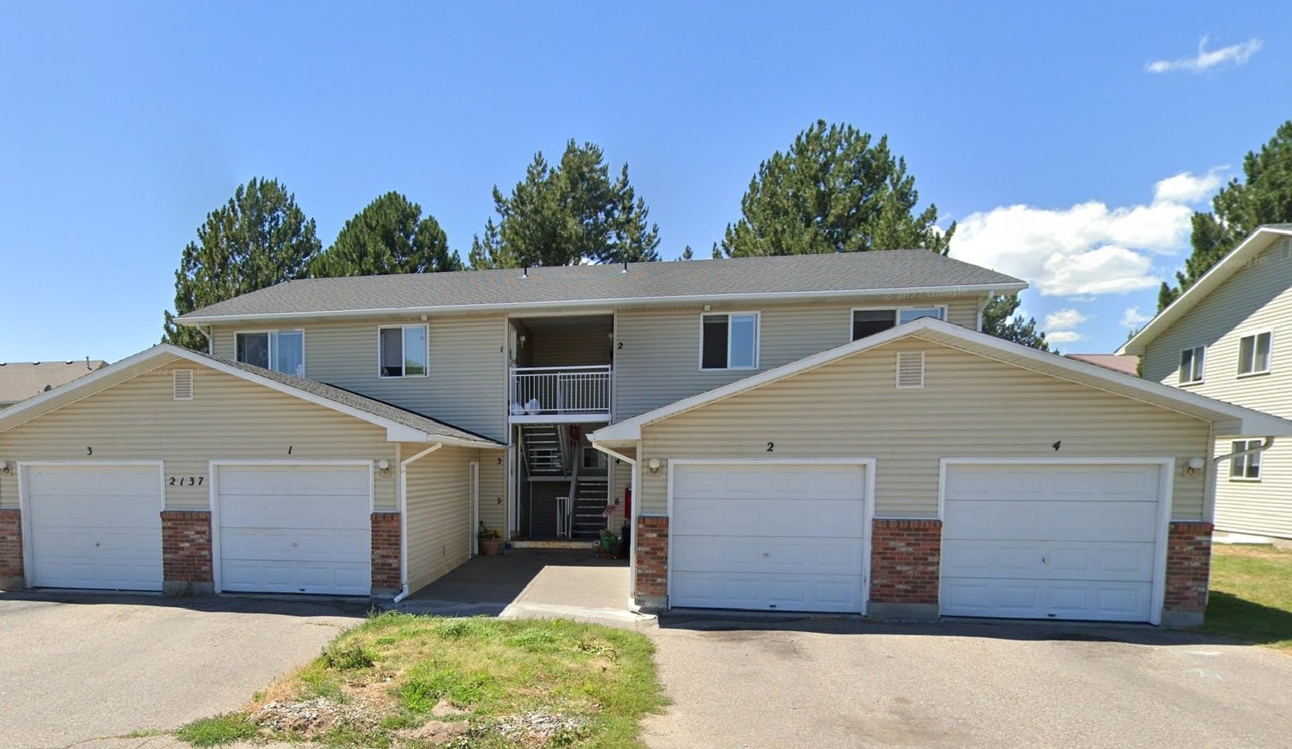 2135 Alan St Property Photo 3