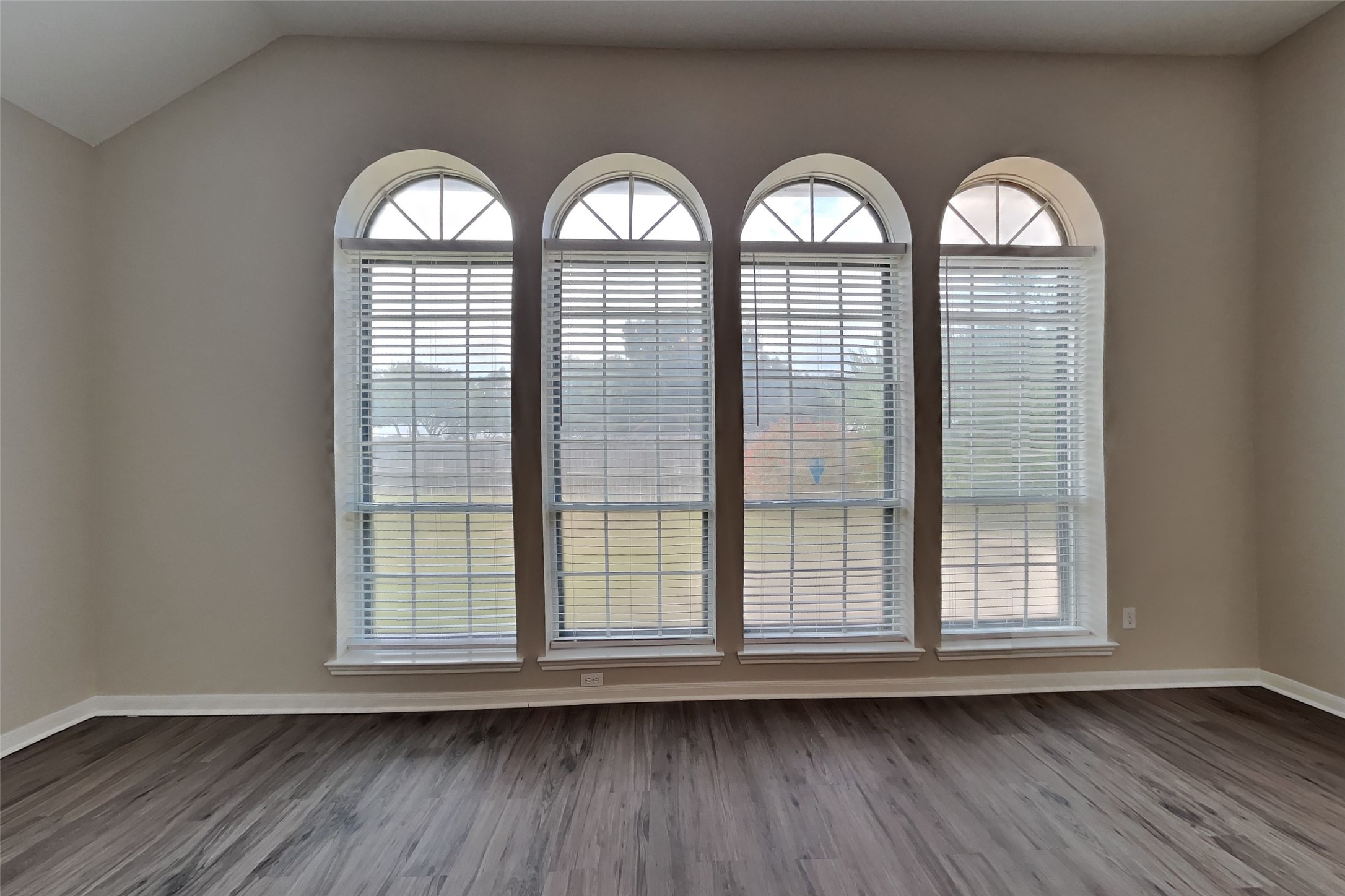 11414 Oak Lake Glen Circle Property Photo 4