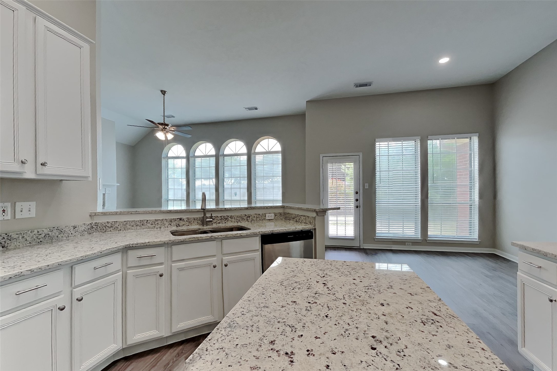 11414 Oak Lake Glen Circle Property Photo 6