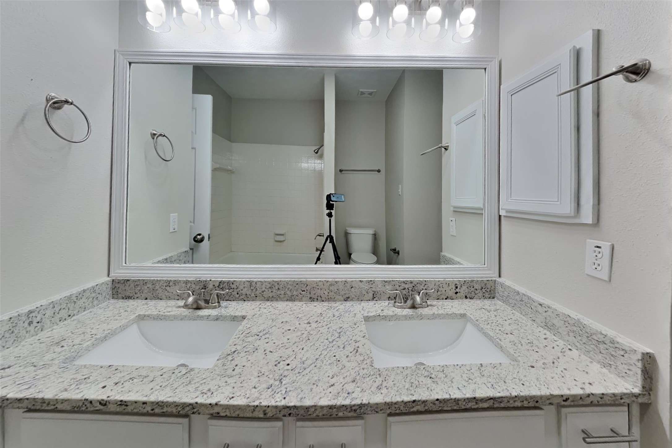 11414 Oak Lake Glen Circle Property Photo 17