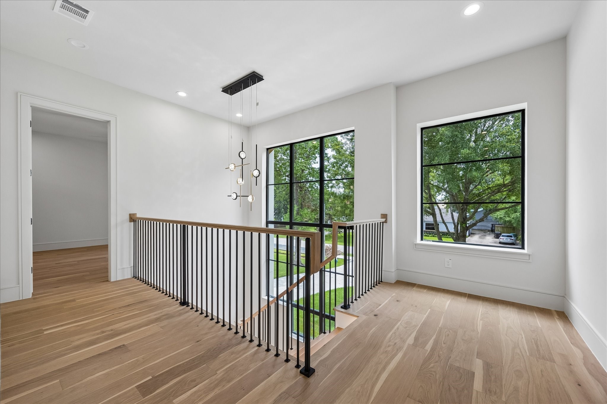 316 W 30th Street Property Photo 15