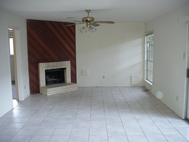 10826 Sugar Hill Drive B Property Photo 3