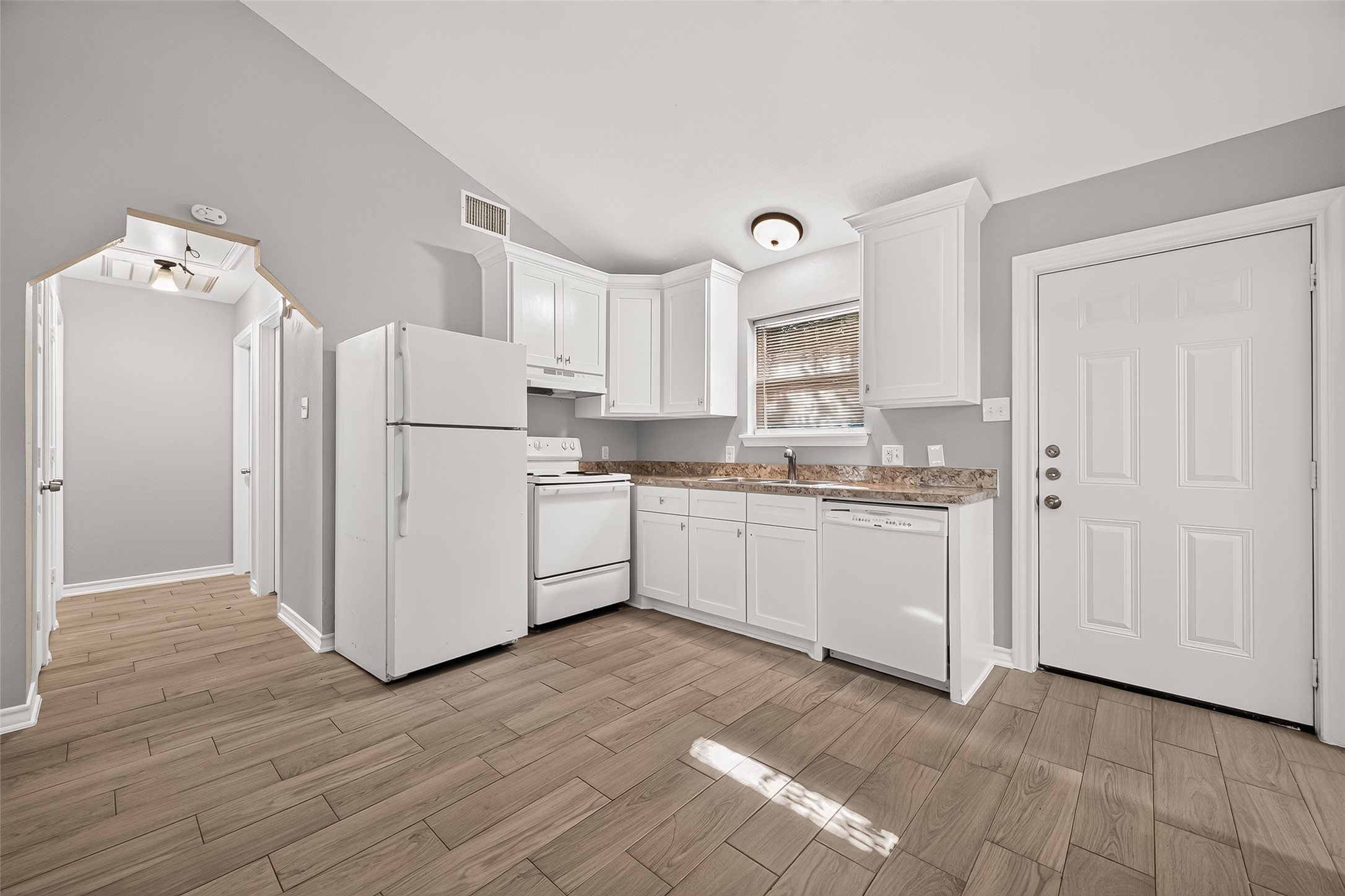 9898 Arbor Oak Property Photo 13
