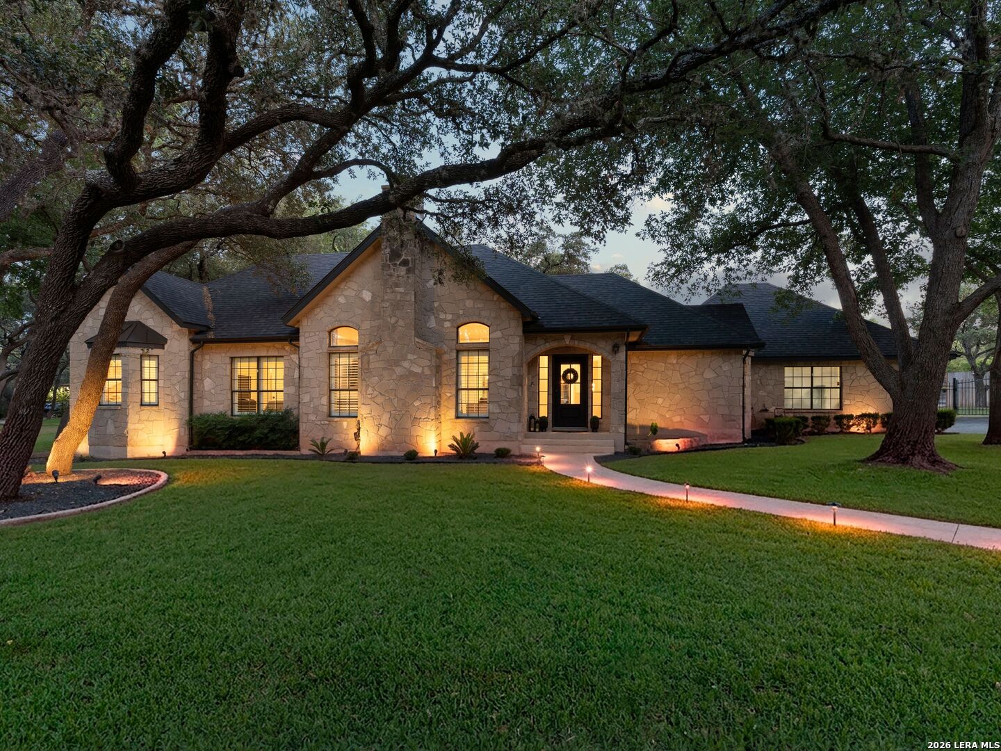 8638 Classic Oaks Ln Property Photo 1