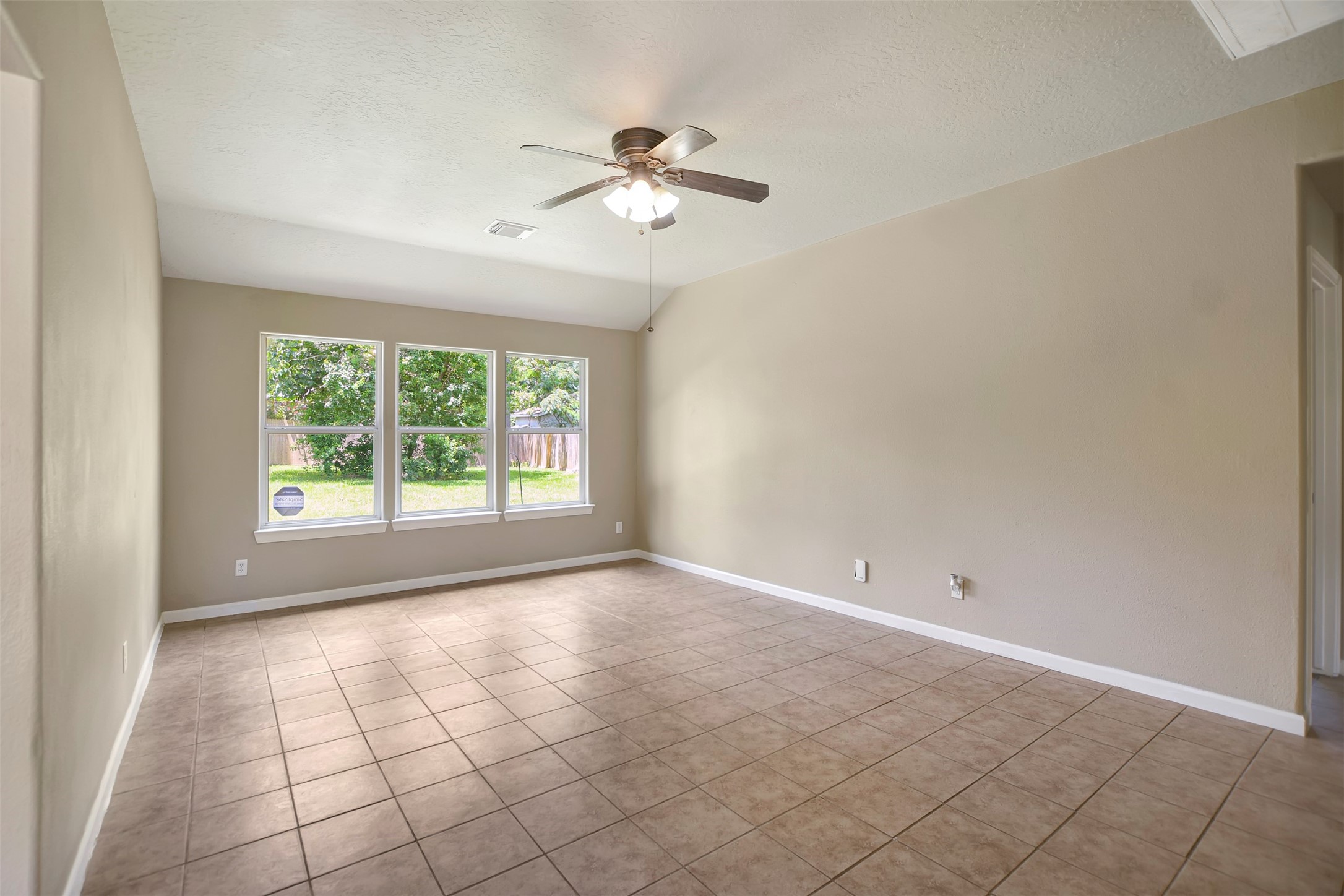 10731 Royal Terrell Drive Property Photo 4