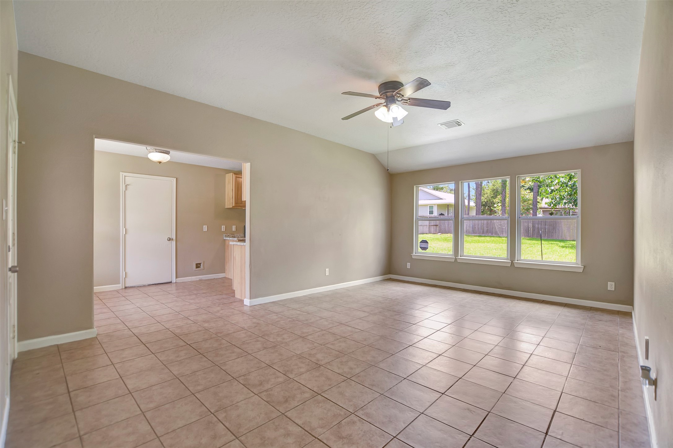 10731 Royal Terrell Drive Property Photo 6