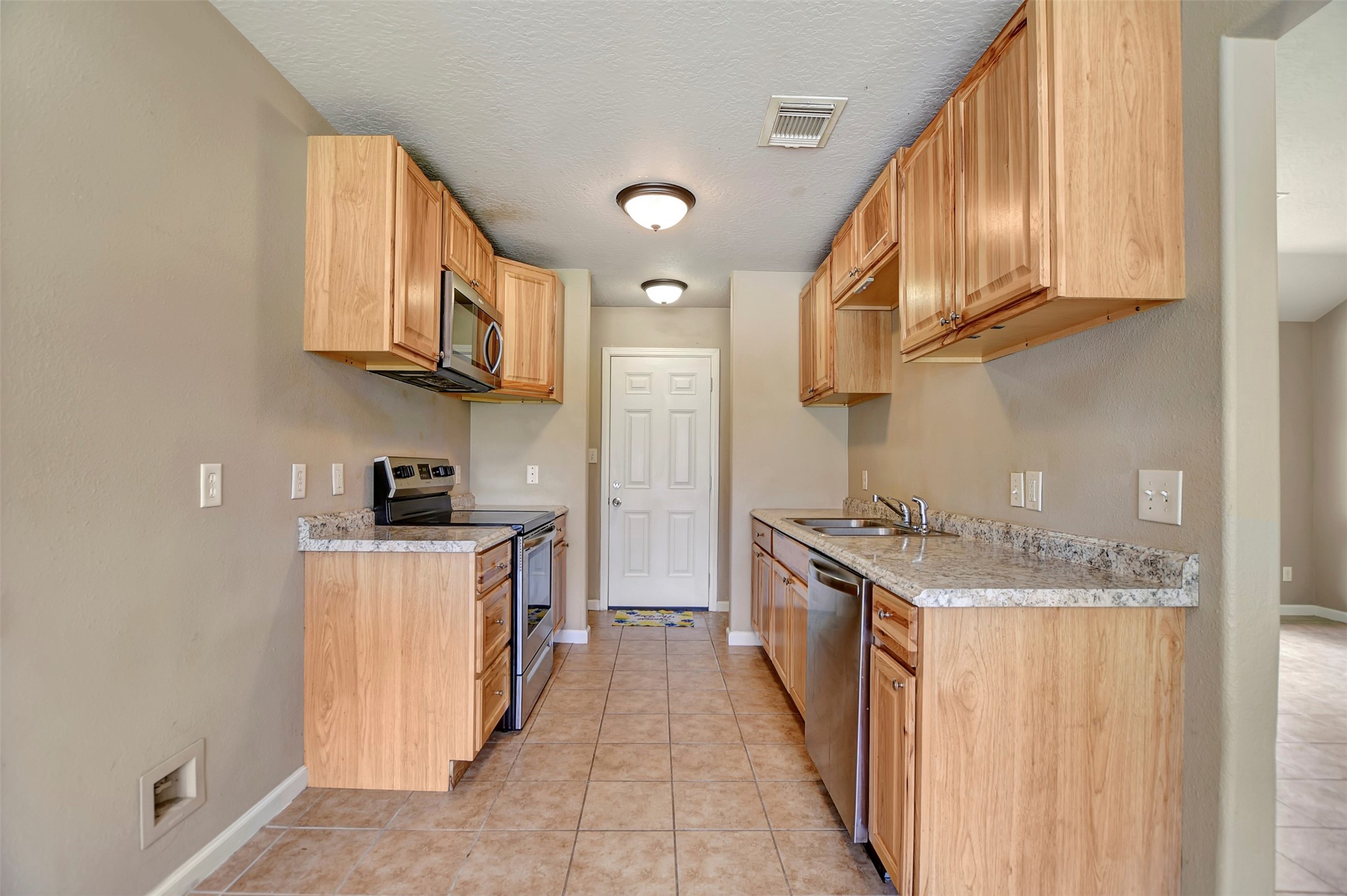 10731 Royal Terrell Drive Property Photo 10