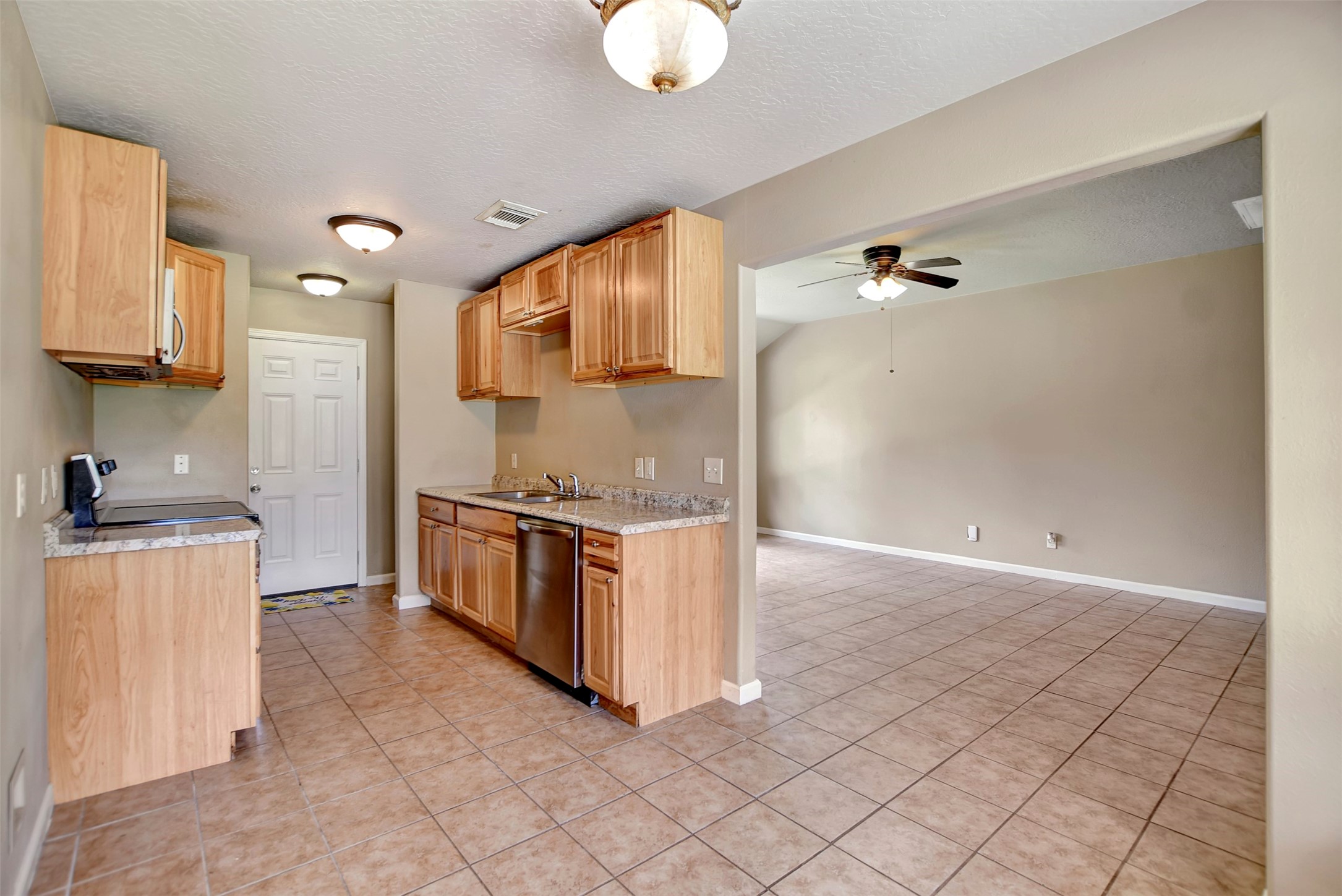 10731 Royal Terrell Drive Property Photo 11