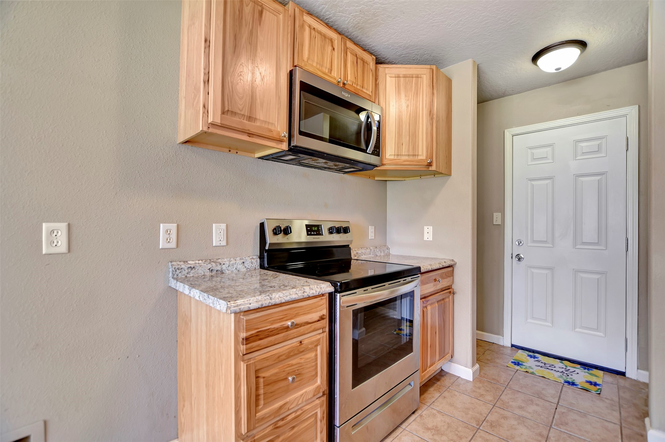 10731 Royal Terrell Drive Property Photo 12