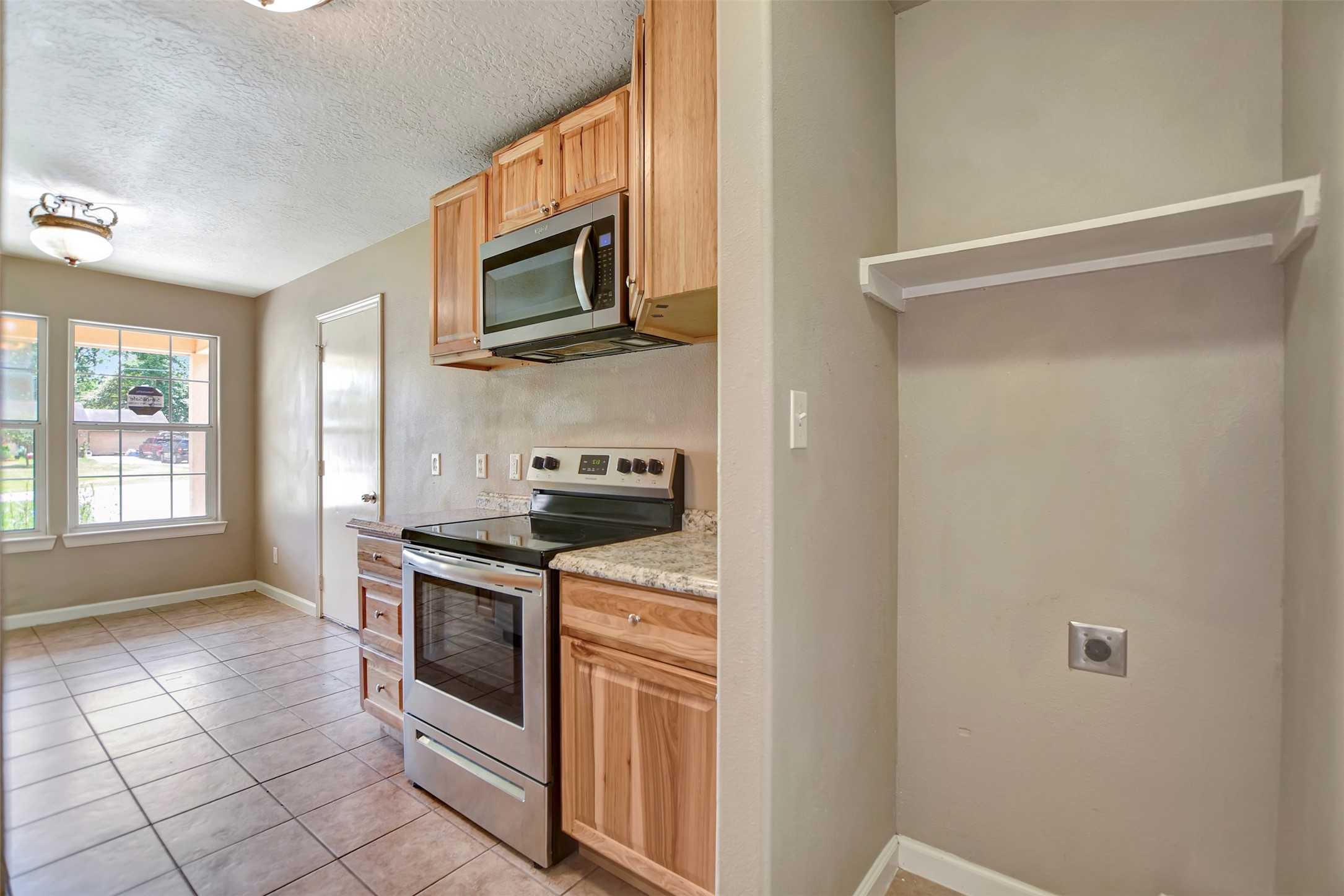 10731 Royal Terrell Drive Property Photo 17